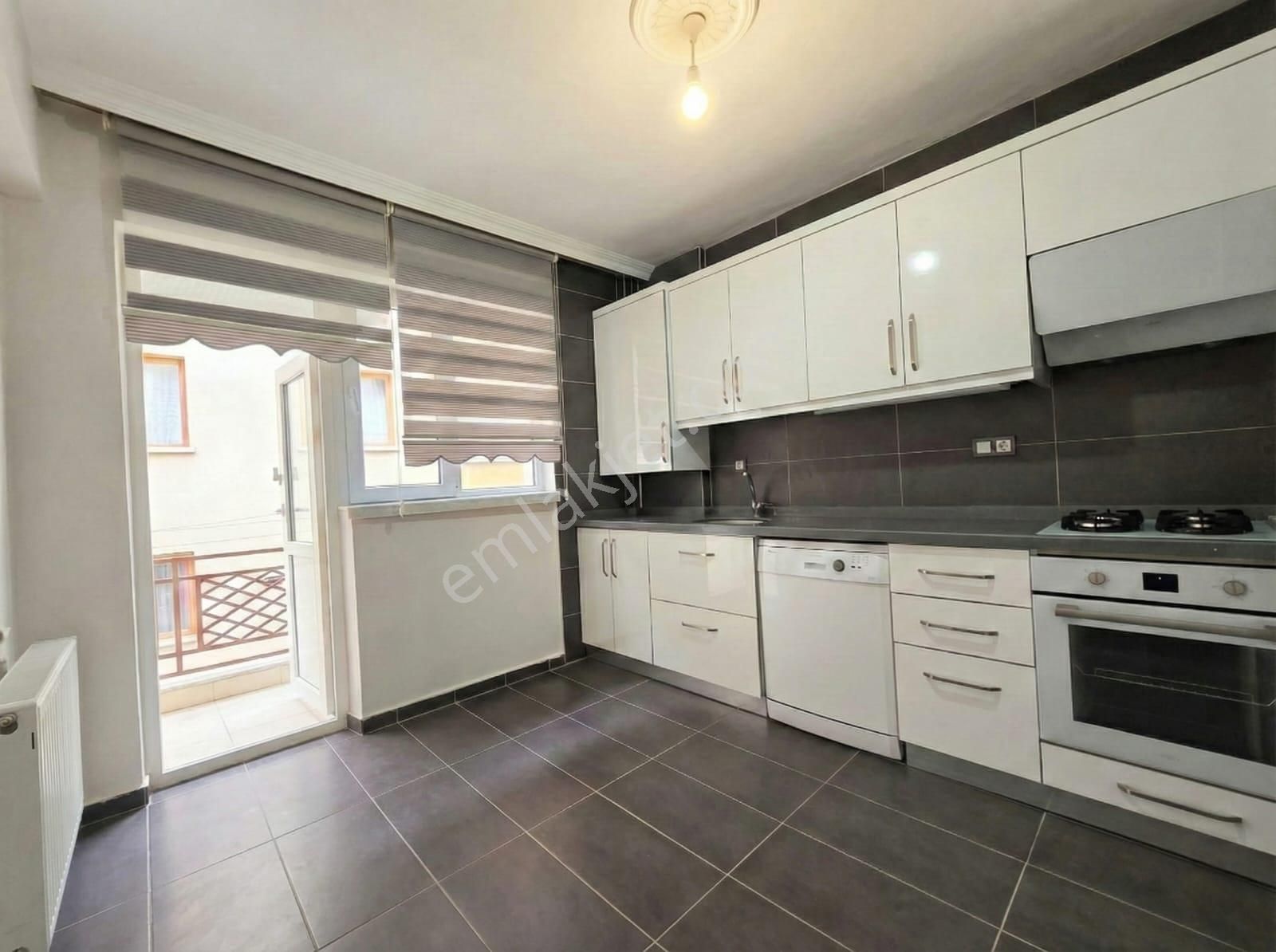 Naci Çakır Mah. Satılık 3+1 | Kombili, Balkonlu, Masrafsız Daire - Görsel 3