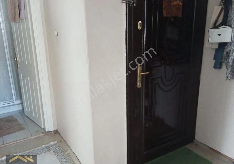 Bahçelievler Ahmet Yesevi Cad. Kiralık 1.kat 2+1 - Görsel 15