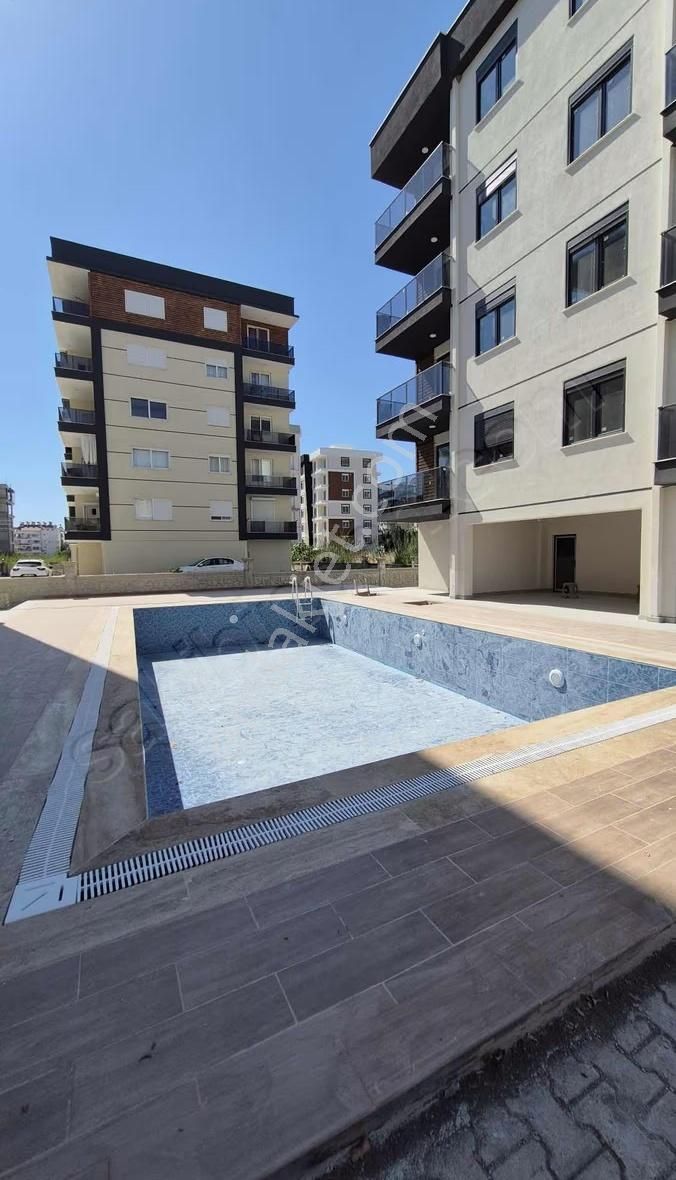 07 Truva Emlaktan Finikede Havuzlu Satılık 1+1 Daire - Görsel 4