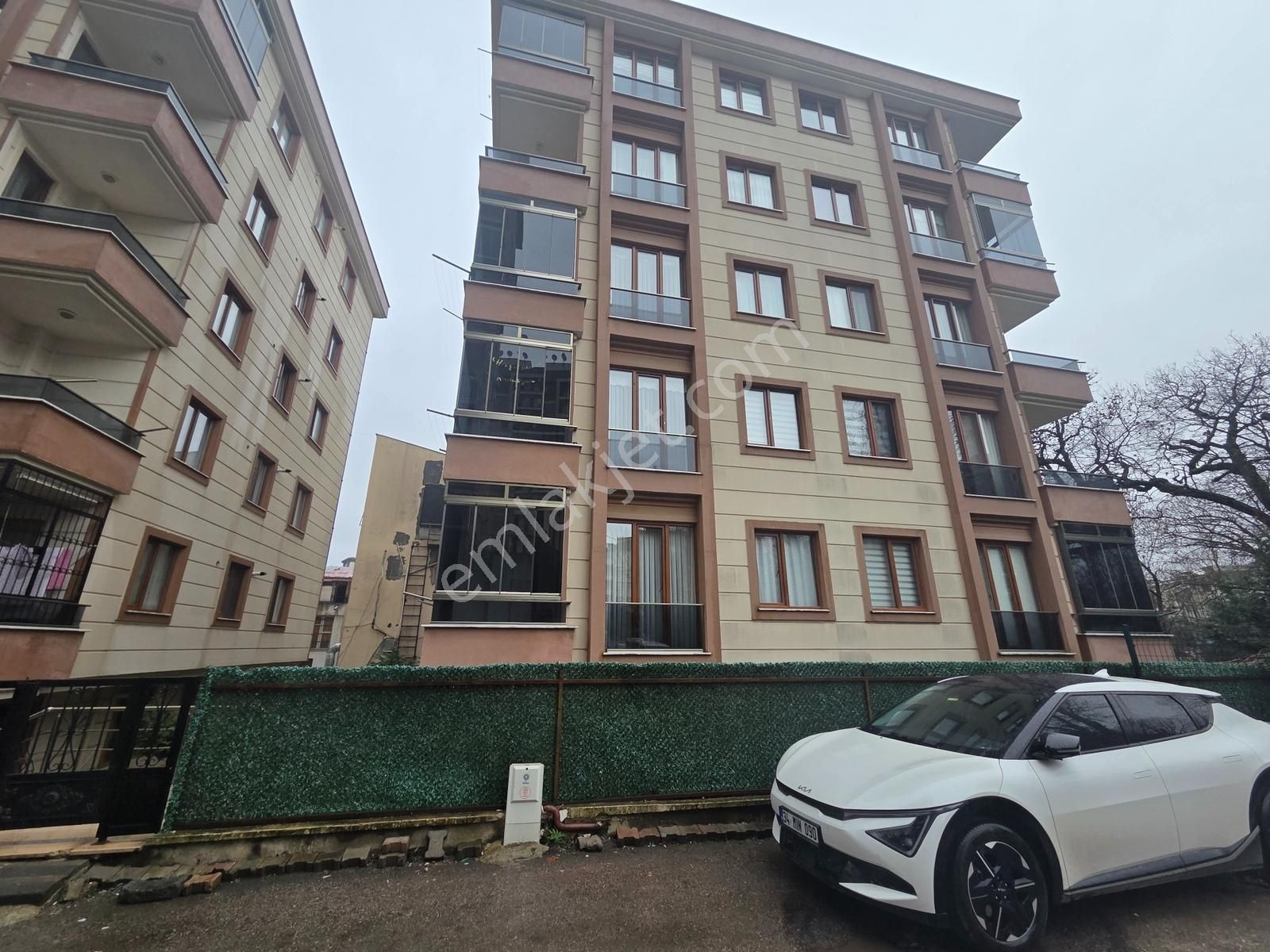 Çekmeköy Taşdelende Butik Site İçerisinde Kiralık 1+1 Daire