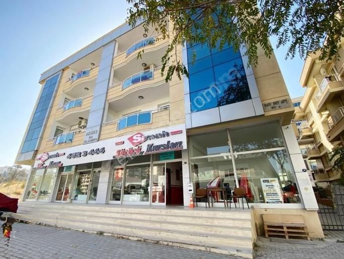 Turyap Buca'dan Hasanağa Park Dibi Ana Cadde Üzerinde Harika 3+1