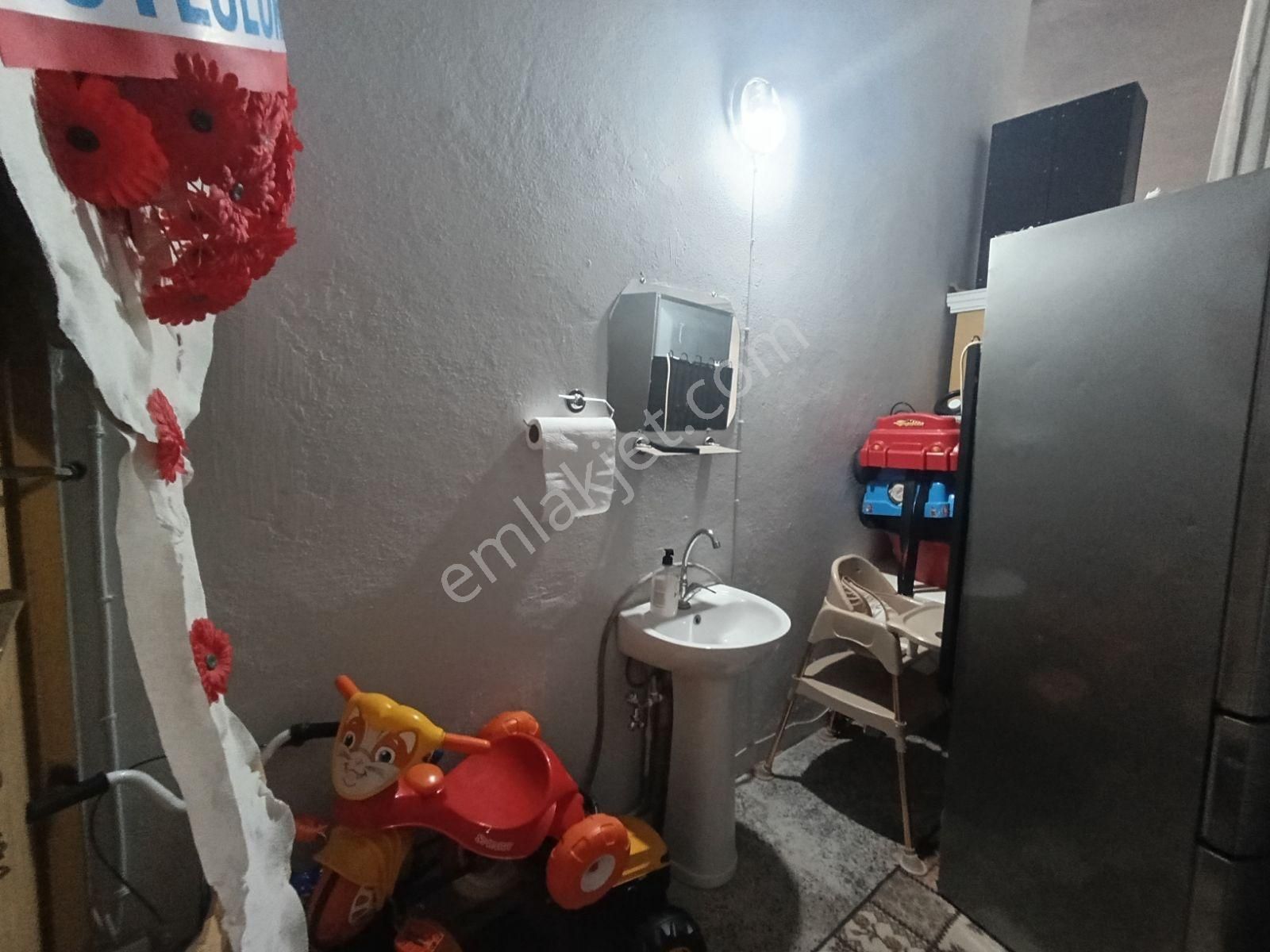 Anadolu Gayrimenkulden Çarşıda 90 M² Dükkan Ve Ev - Görsel 23