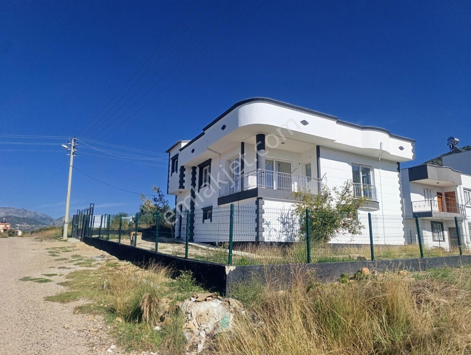 Anadolu Gayrimenkulden Lüks Bahçeli 3+1