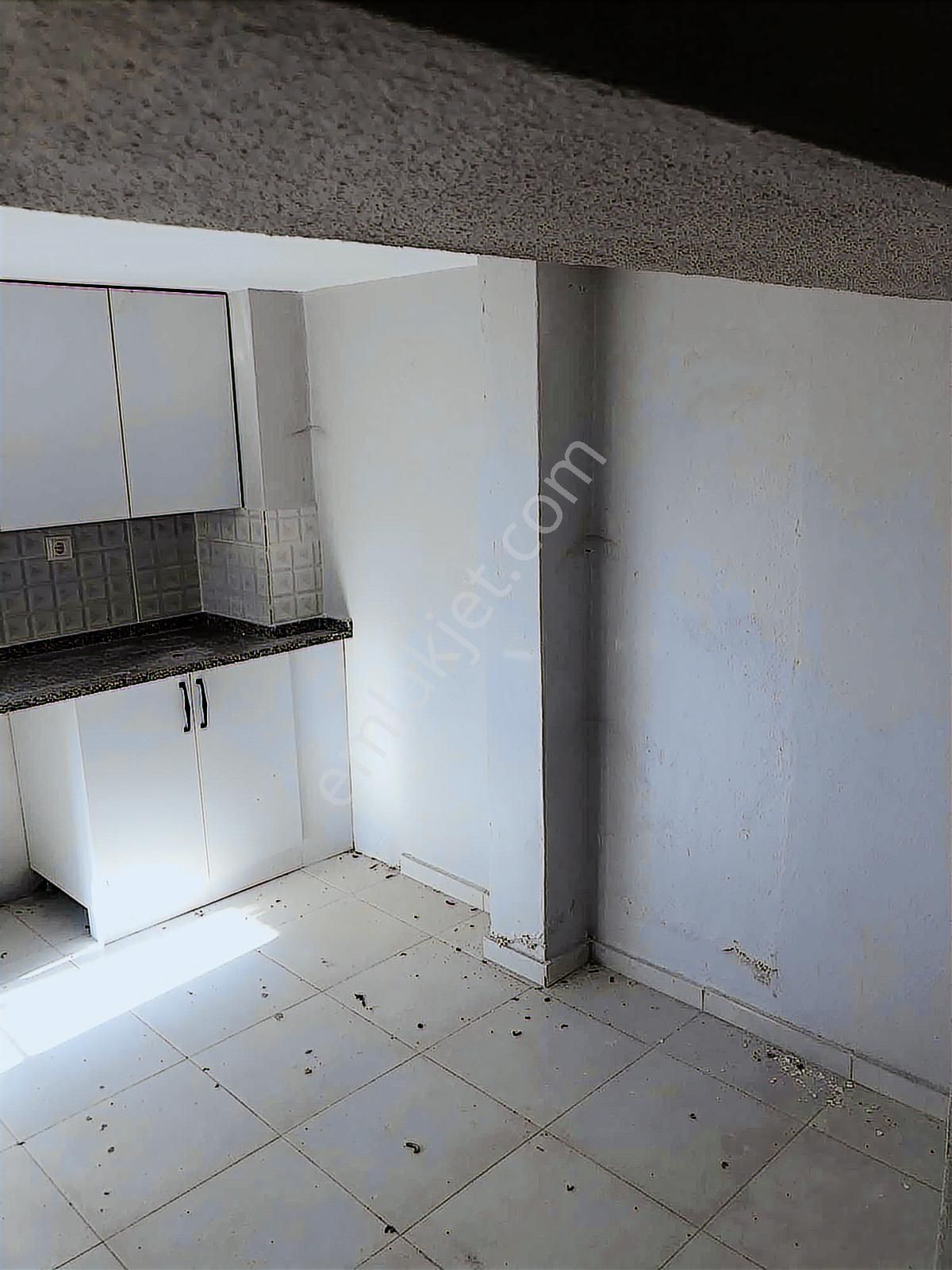 Anadolu Gayrimenkulden İki Katlı Büyük Bahçeli Müstakil Ev - Görsel 2