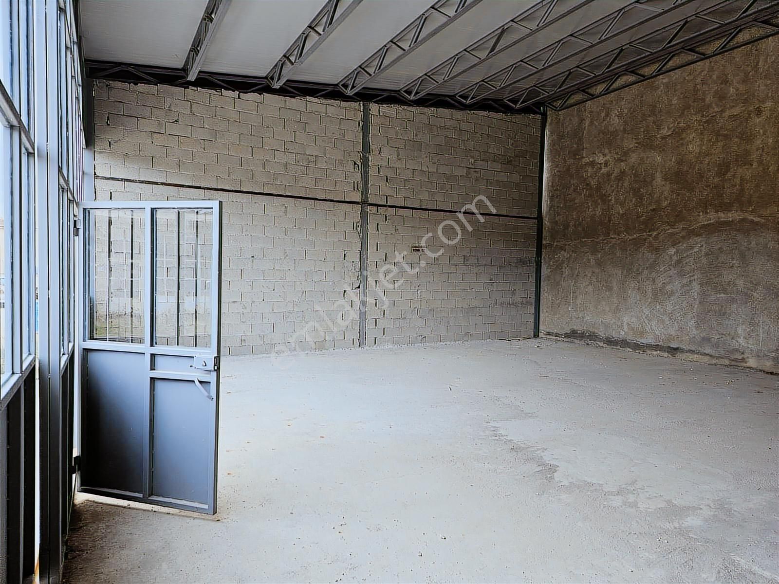 Sarayönü Sanayi Sitesinde 2 Dükkan Tek Fiyat - Görsel 4