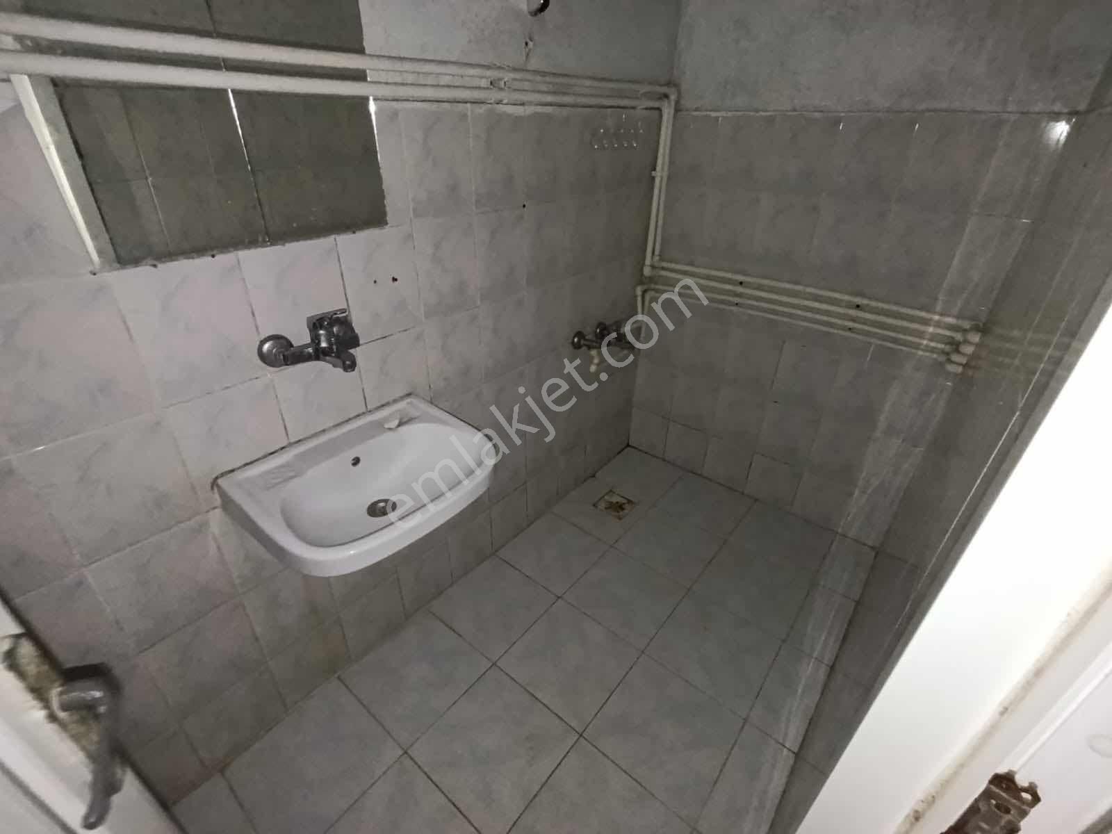 Özbil Gayrimenkul' Den Satılık Tramvaya Yakın 2+1 Bahçekat Daire - Görsel 5