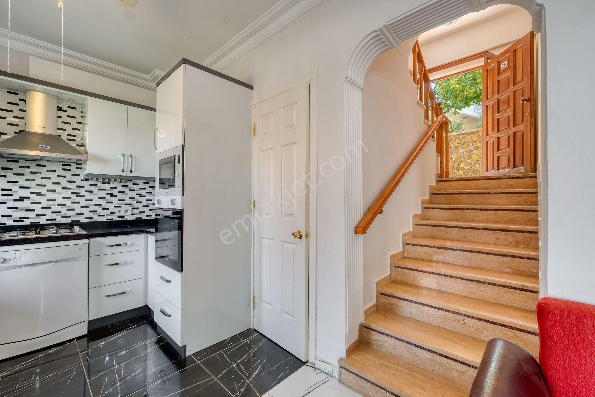 Alanya / Kestel’de Deniz Manzaralı 3+1 Satılık Villa - Görsel 3