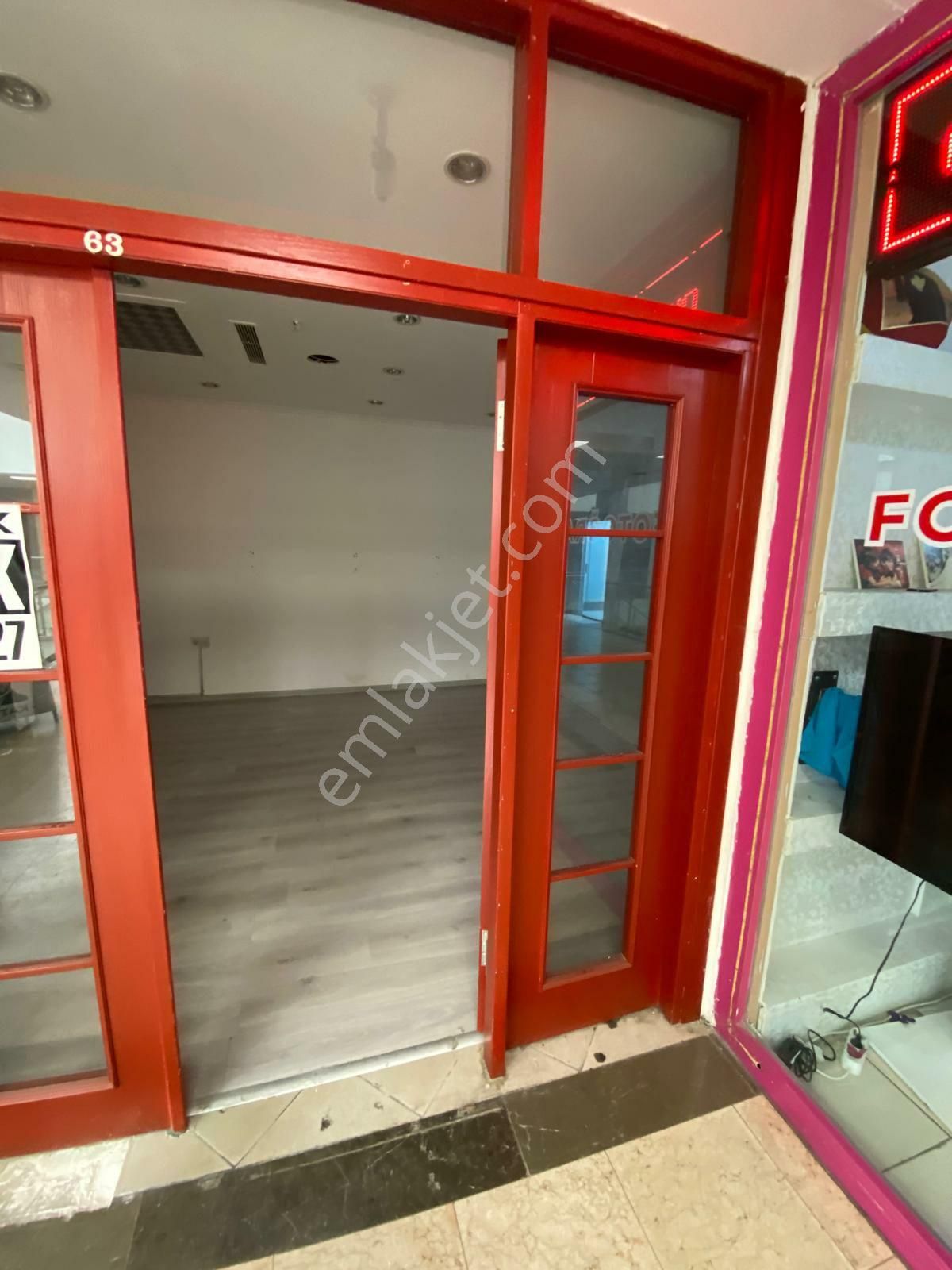 Beylikdüzü Barış Mahallesinde Merkezde 200 M2 Kiralik - Görsel 18