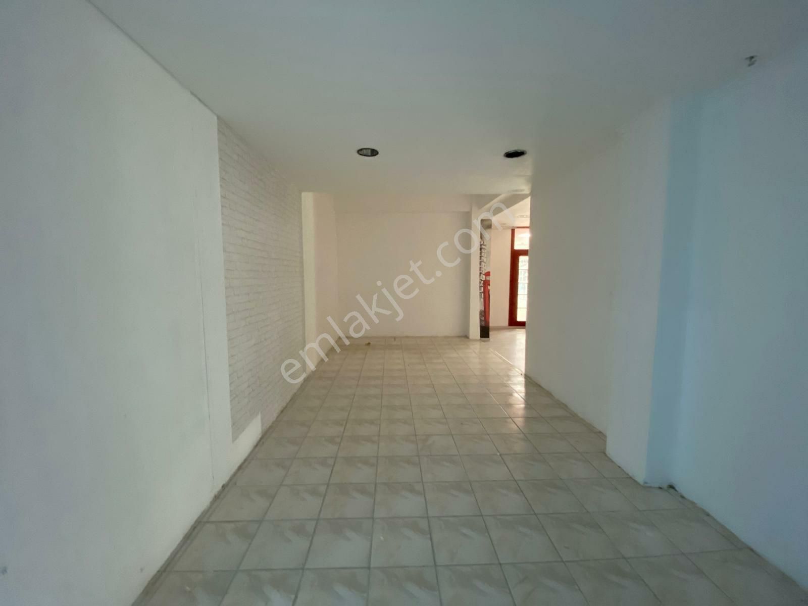 Beylikdüzü Barış Mahallesinde Merkezde 200 M2 Kiralik - Görsel 23