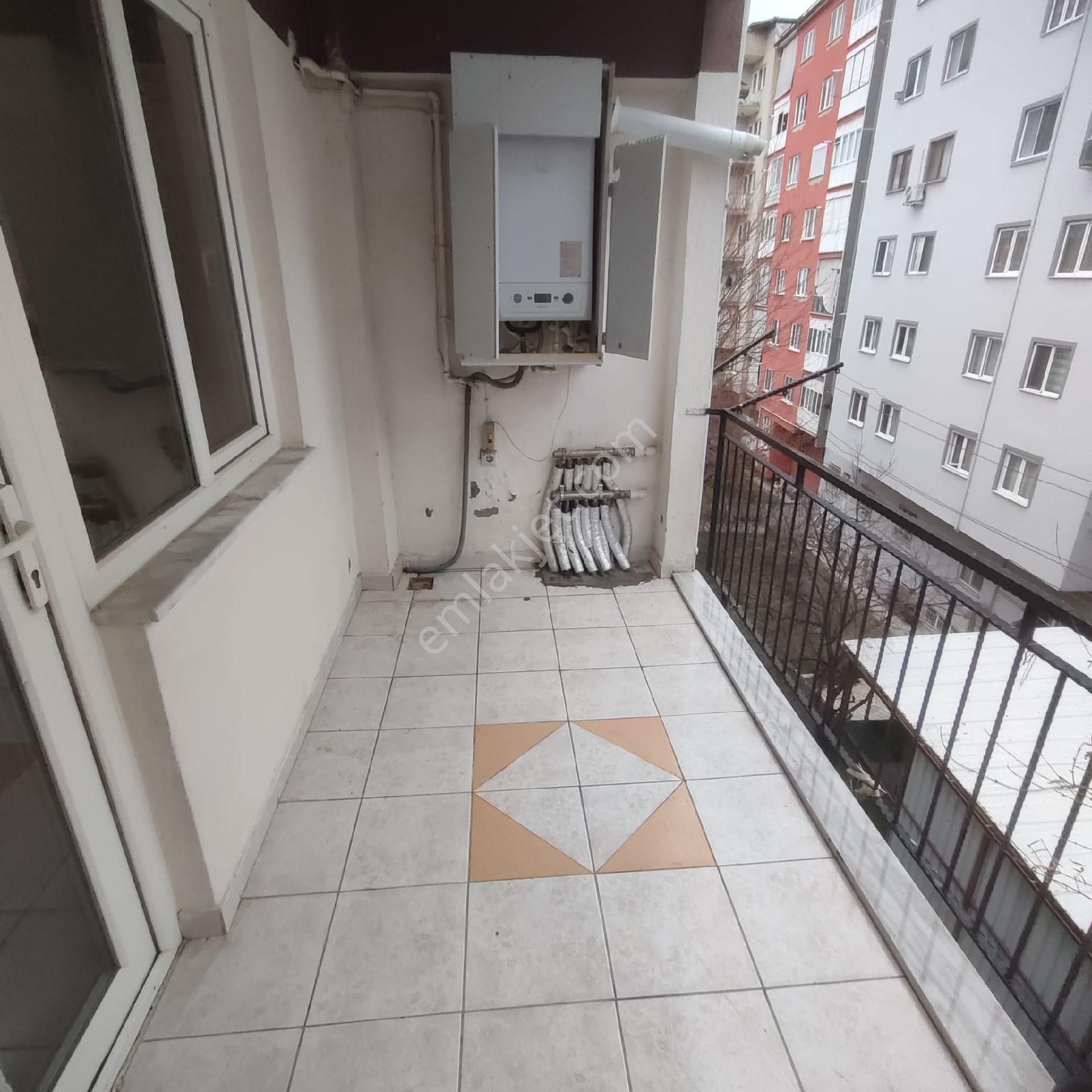 Feslikan Mahallesi'nde 130m2 2+1 Arakat Kiralık Daire - Görsel 19