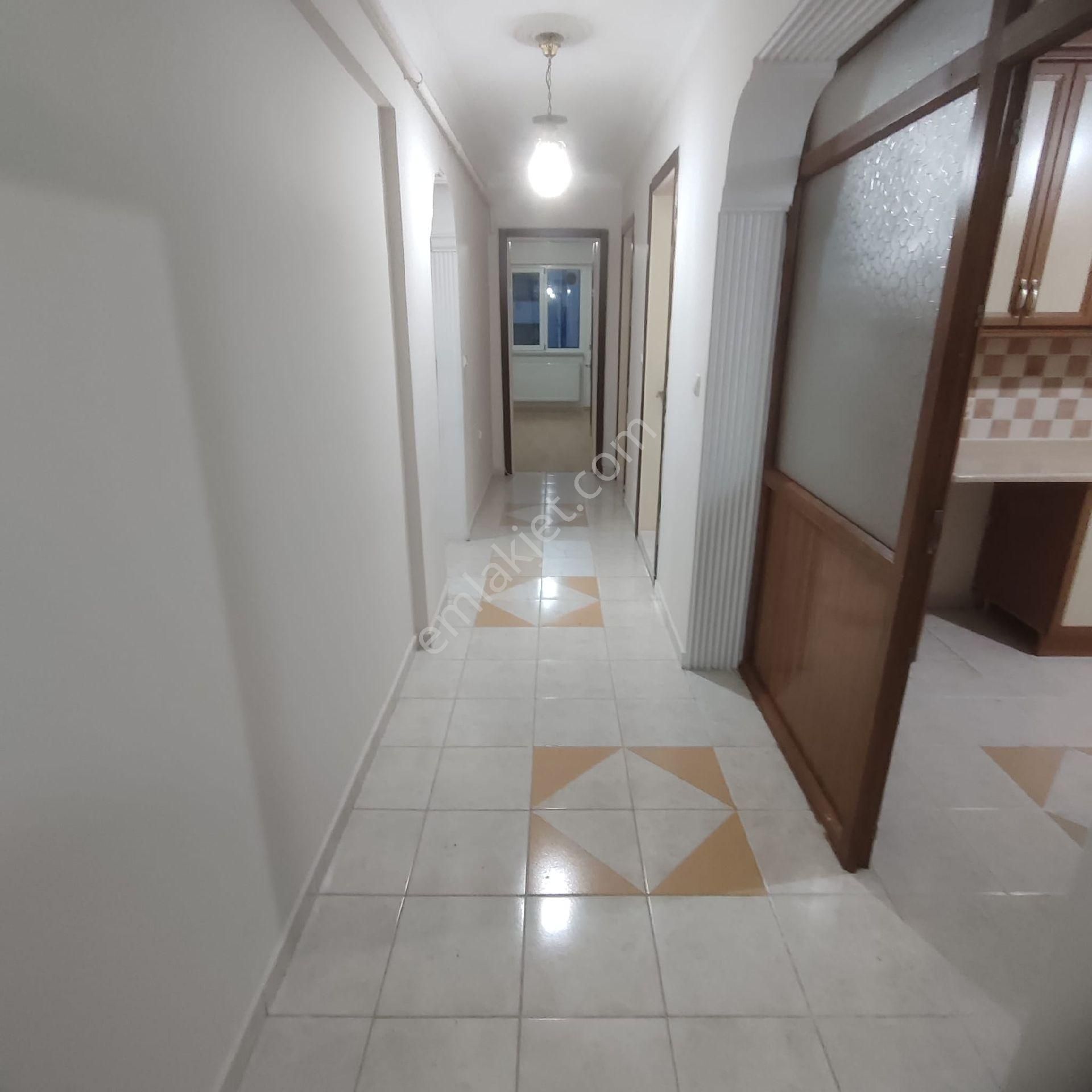 Feslikan Mahallesi'nde 130m2 2+1 Arakat Kiralık Daire - Görsel 14