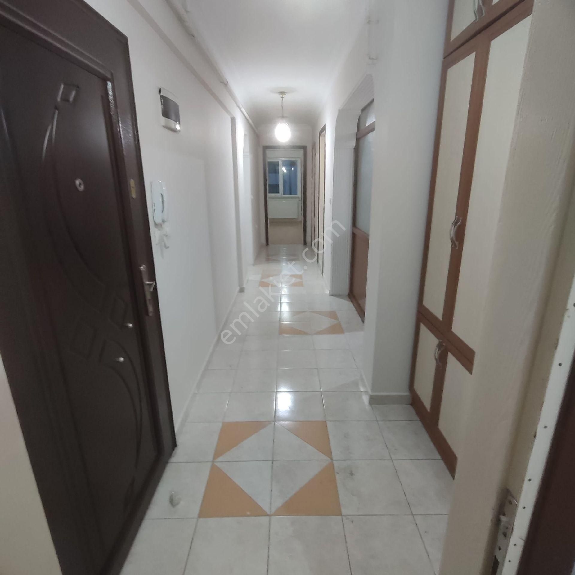 Feslikan Mahallesi'nde 130m2 2+1 Arakat Kiralık Daire - Görsel 5