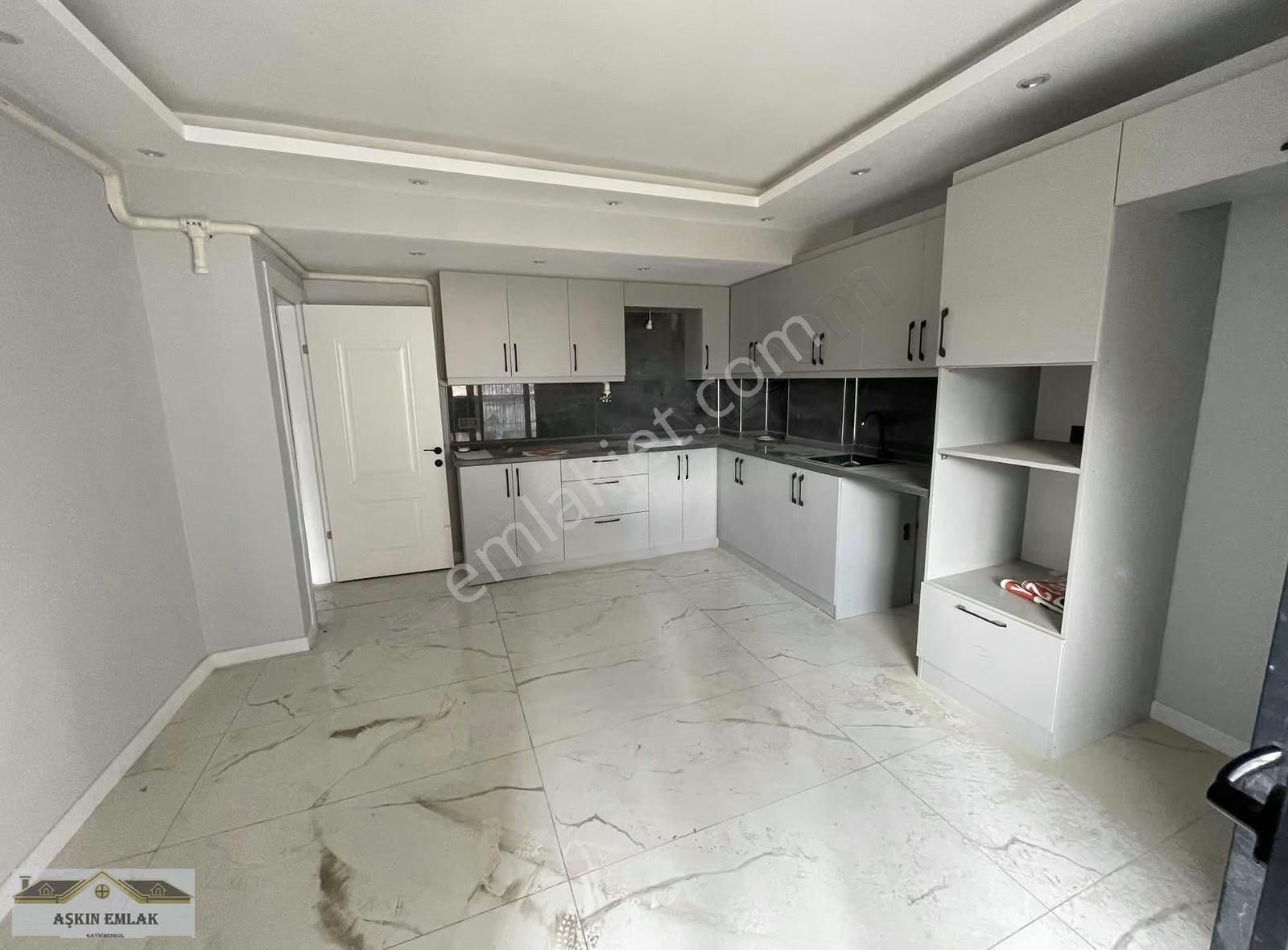 Salihli Namıkkemal Mahallesinde Satılık 3+1 Daire