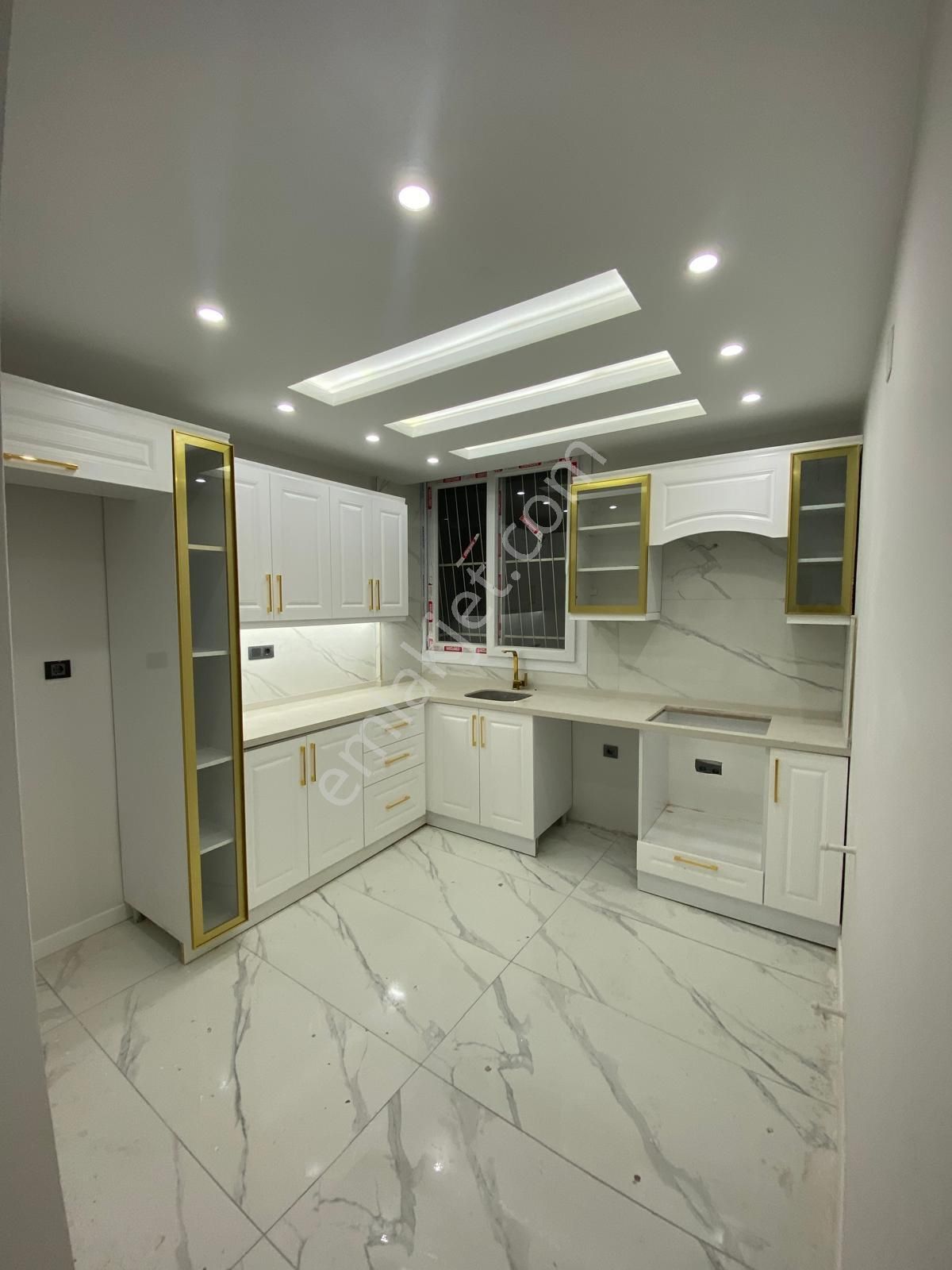 3+1 Toros 4-1katı İçi Full+full Yapılı Doğu Cephe Hasarsız Kapalı Mutfak Ankastre