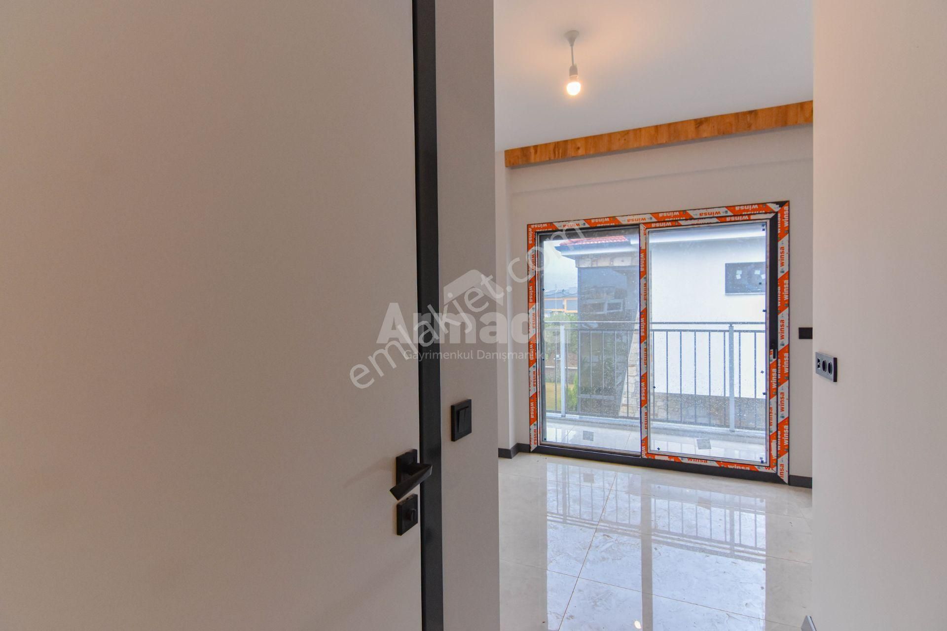 Kuşadası Davutlar'da Taş Kaplama Özel Havuzlu Müstakil Villa - Görsel 14