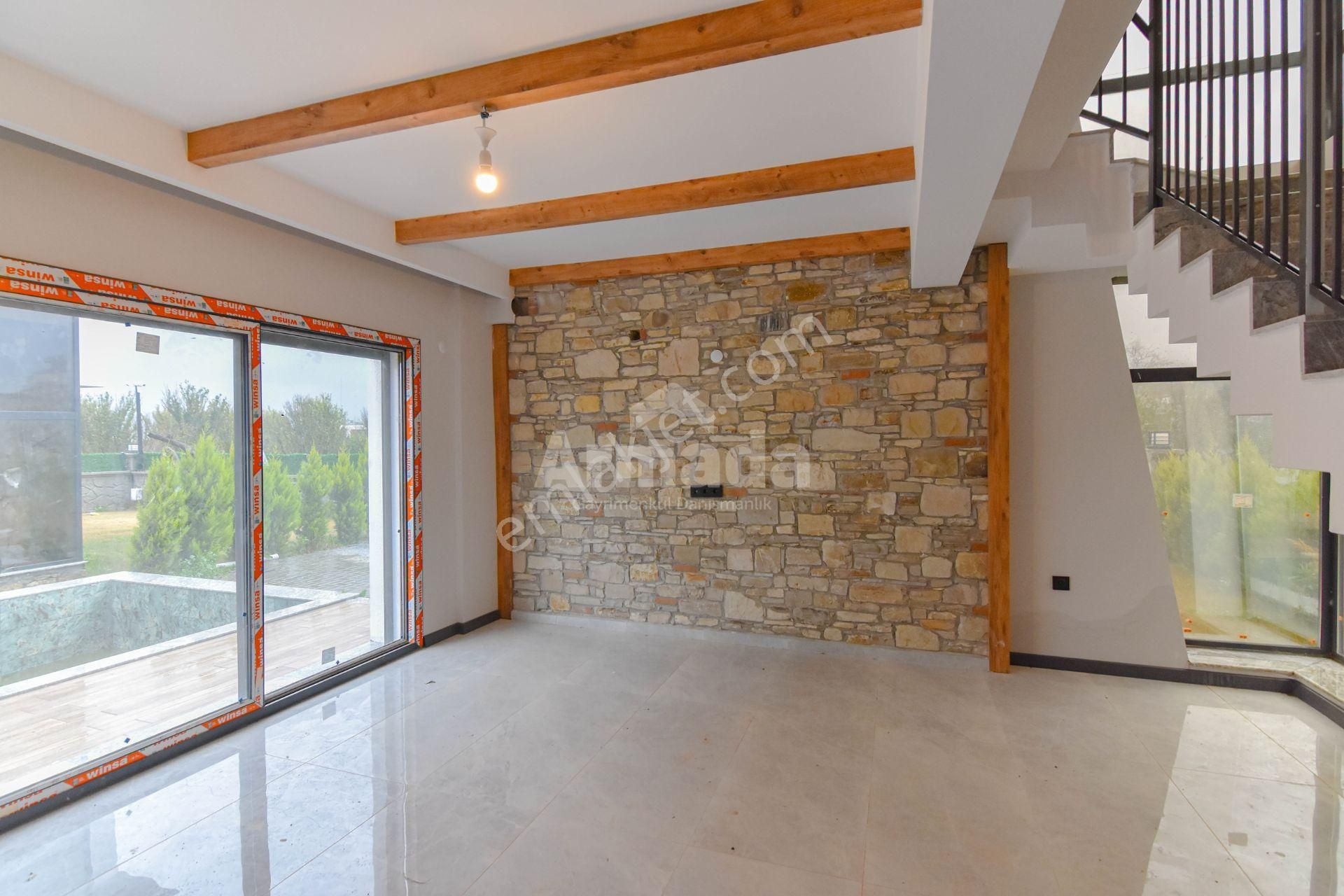 Kuşadası Davutlar'da Taş Kaplama Özel Havuzlu Müstakil Villa - Görsel 3