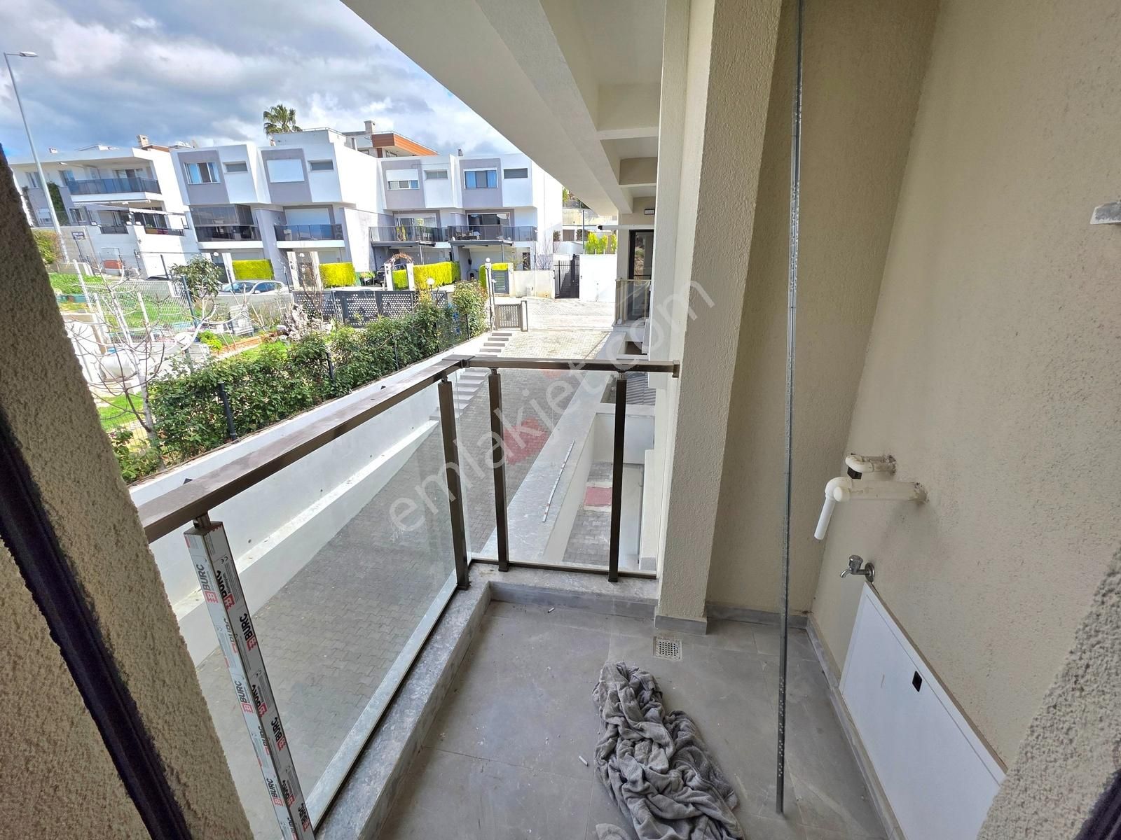 Kuşadası Kadınlar Denizinde Manzaralı 3+1 Daire - Görsel 11