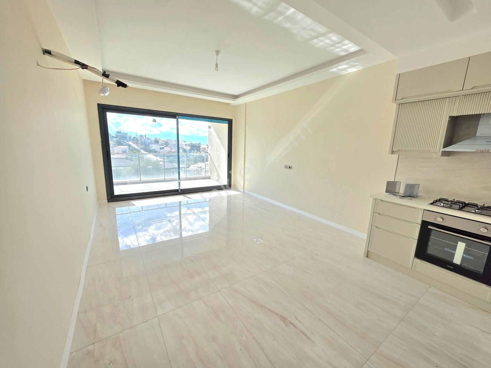 Kuşadası Kadınlar Denizinde Manzaralı 3+1 Daire - Görsel 27