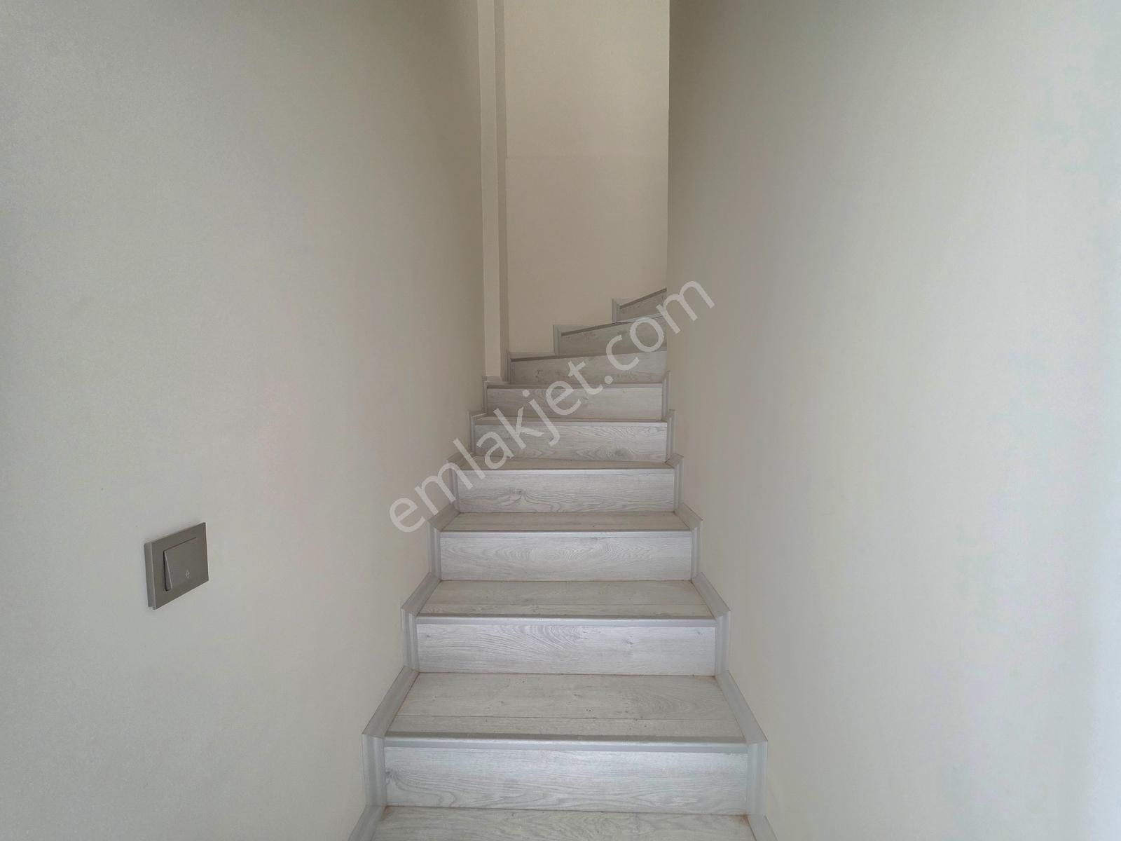 Kuşadası Kadınlar Denizinde Manzaralı 3+1 Daire - Görsel 2