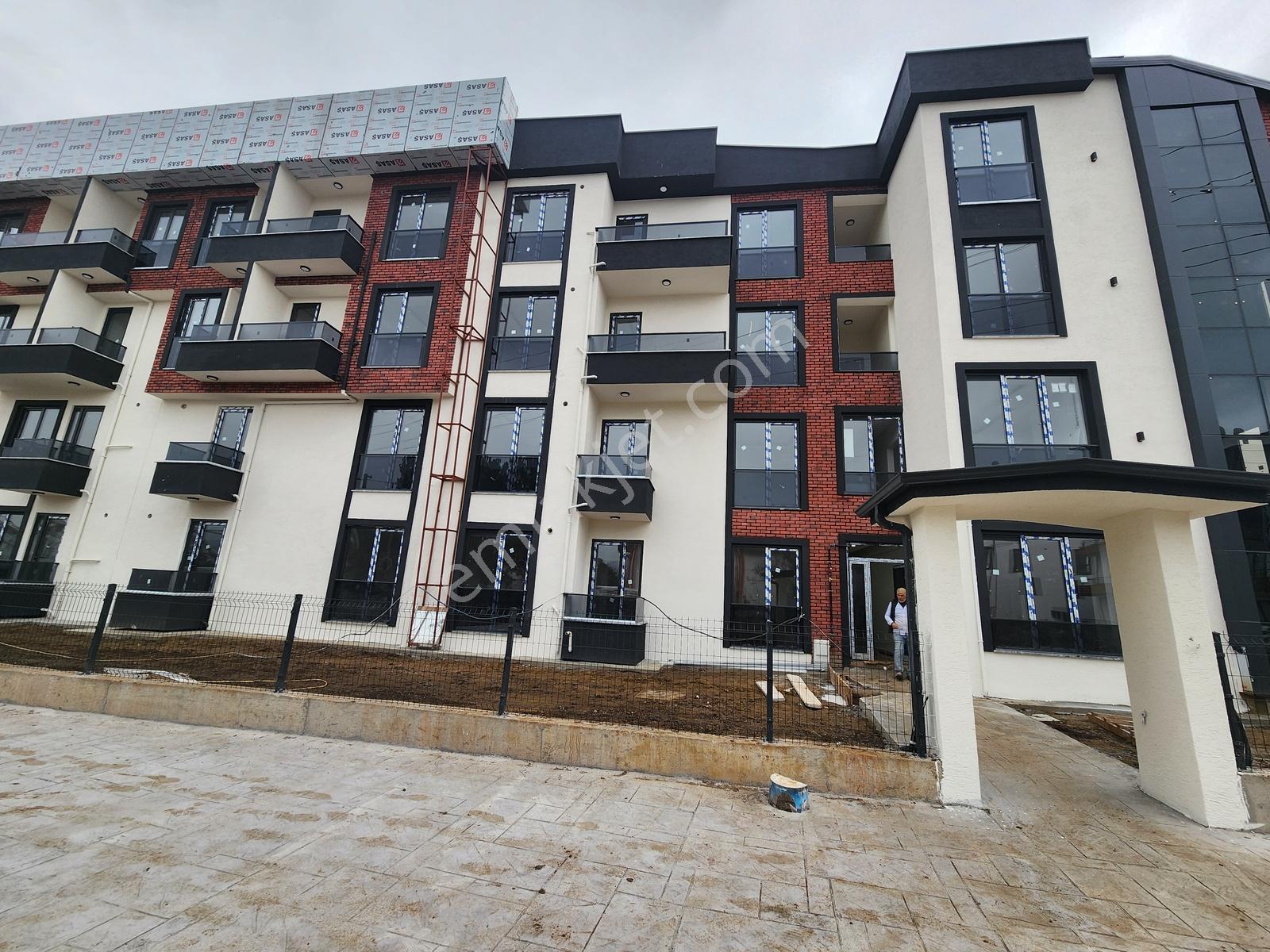 Başiskele Yaylacık Mah.1+1 Kiralık Dubleks Daıre