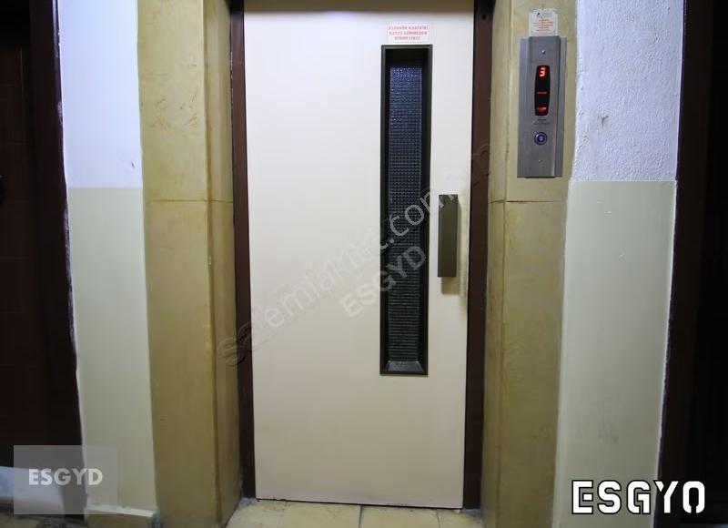 Esgyo'dan Doktorlar Cad. Üzerinde Ön Cephe Ara Kat Ofis-iş Yeri - Görsel 24