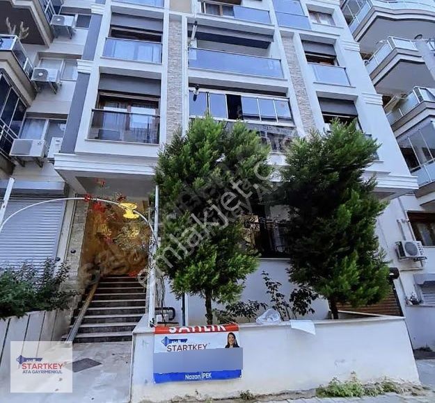 Karşıyaka Dedebaşı Mahallesi 'nde 1+1 Satılık Daire