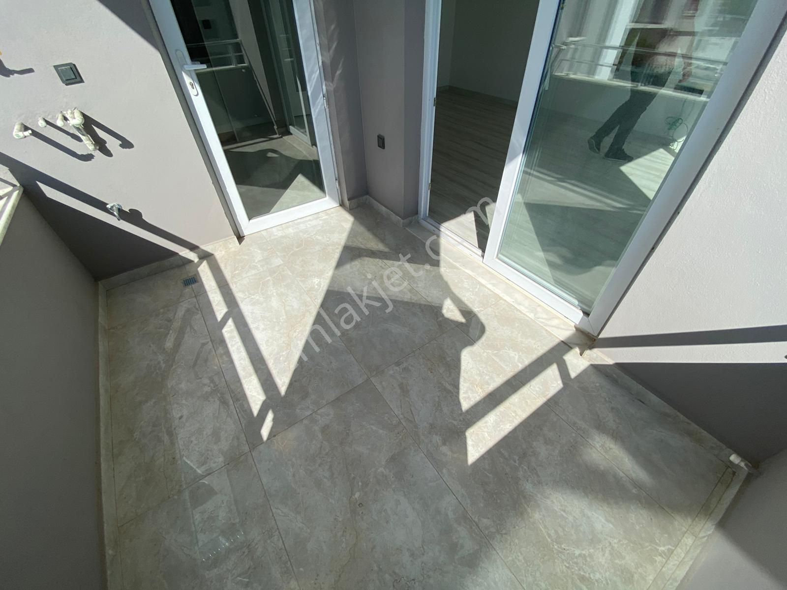 Çukurova Belediyesi Cvr 4 Yaş/3+1/ç.banyo/g.odalı/kombi/iskanlı - Görsel 4