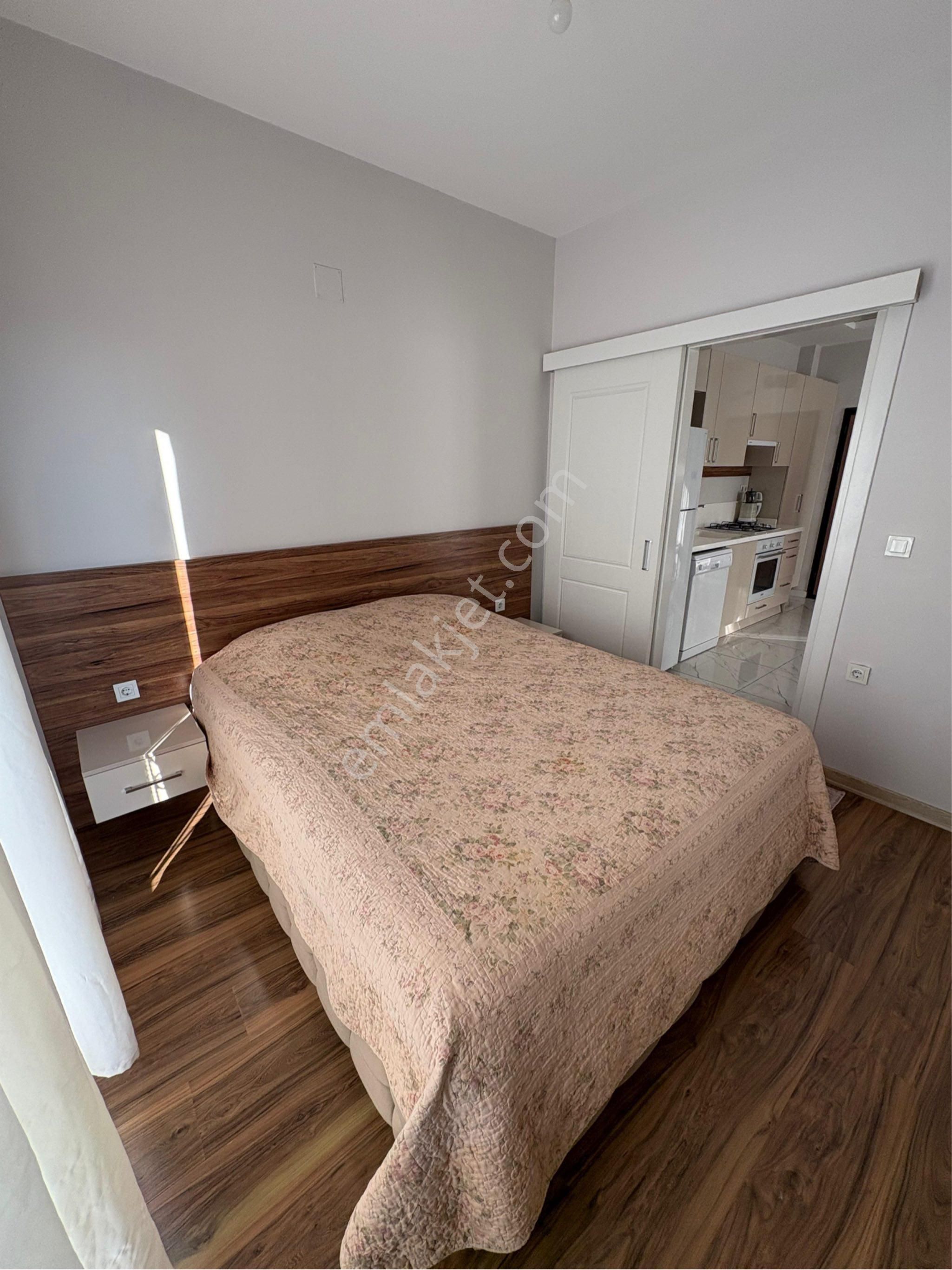 Güzelyalı Mahallesi Turgut Özal Bulvarı Yakını Full Eşyalı Lüks 1+1 Kiralık Daire - Görsel 12