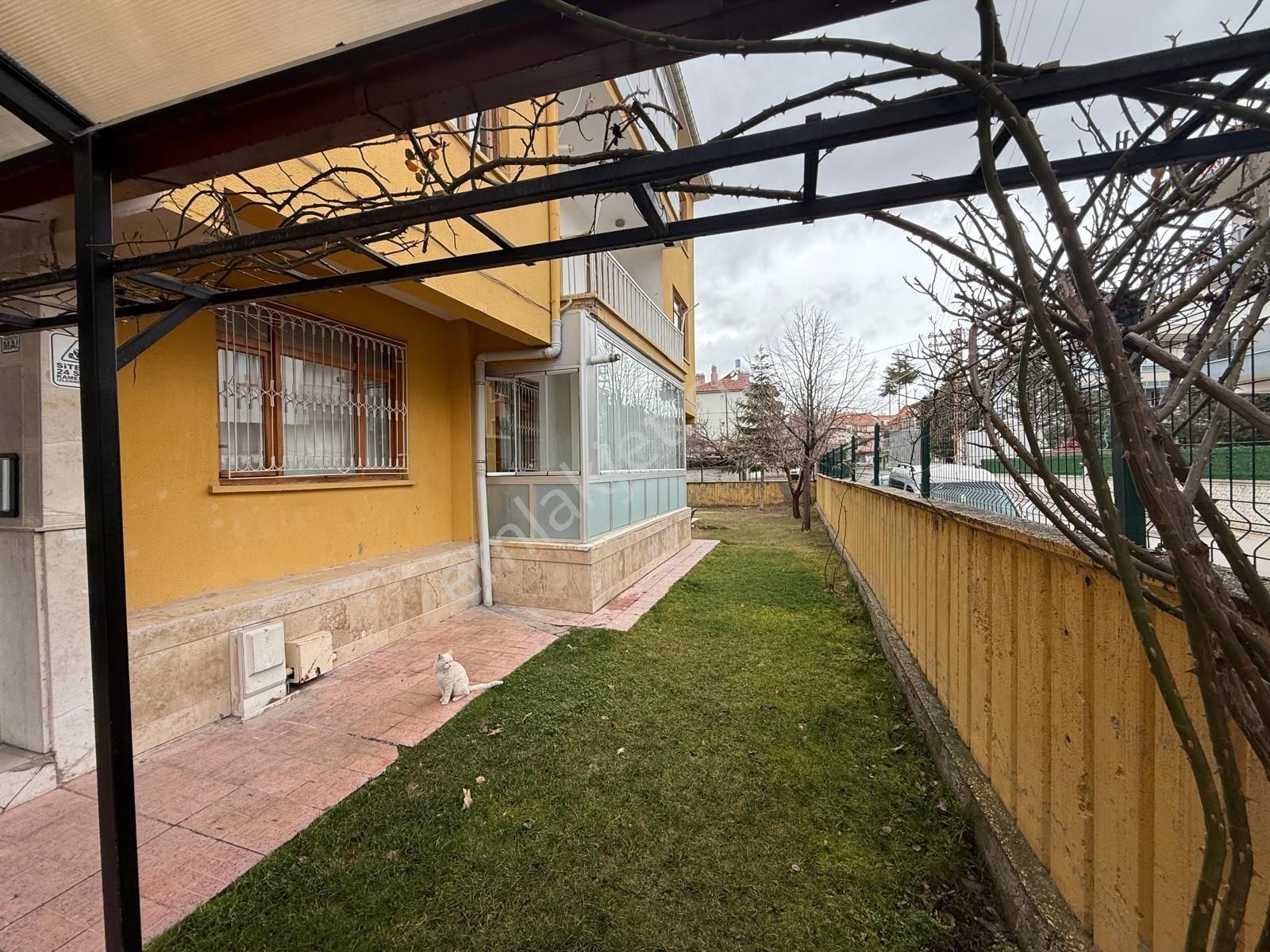 Talha Tozduman'dan Alavardı'da 80 M2 Siteiçi Çatı Katı 1+1 - Görsel 11