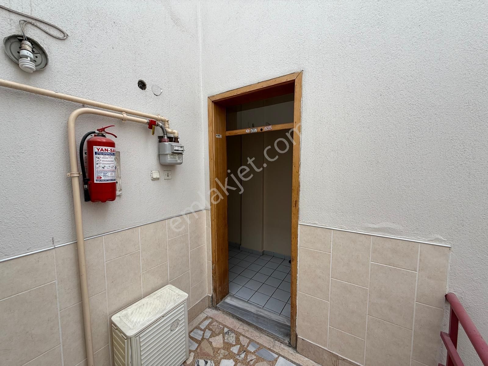 Talha Tozduman'dan Alavardı'da 80 M2 Siteiçi Çatı Katı 1+1 - Görsel 5