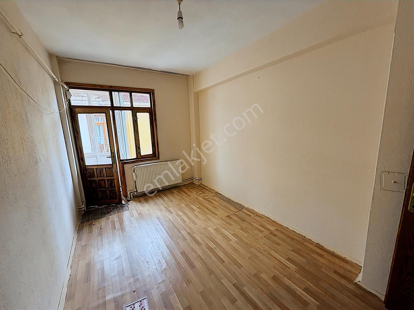 Talha Tozduman'dan Alavardı'da 80 M2 Siteiçi Çatı Katı 1+1 - Görsel 17