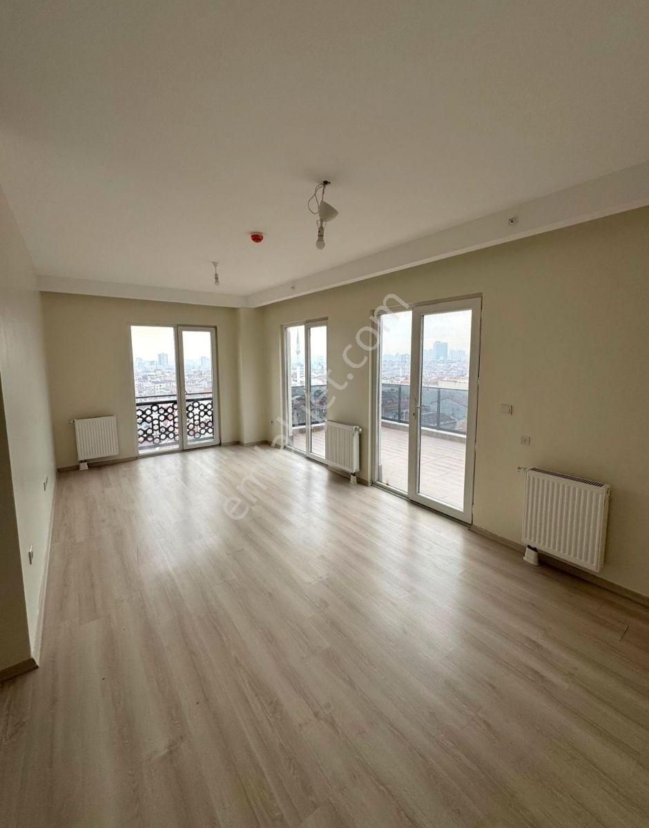 Ömür İstanbul'da Satılık Teraslı 144m2 2+1 Lüks Daire - Görsel 24