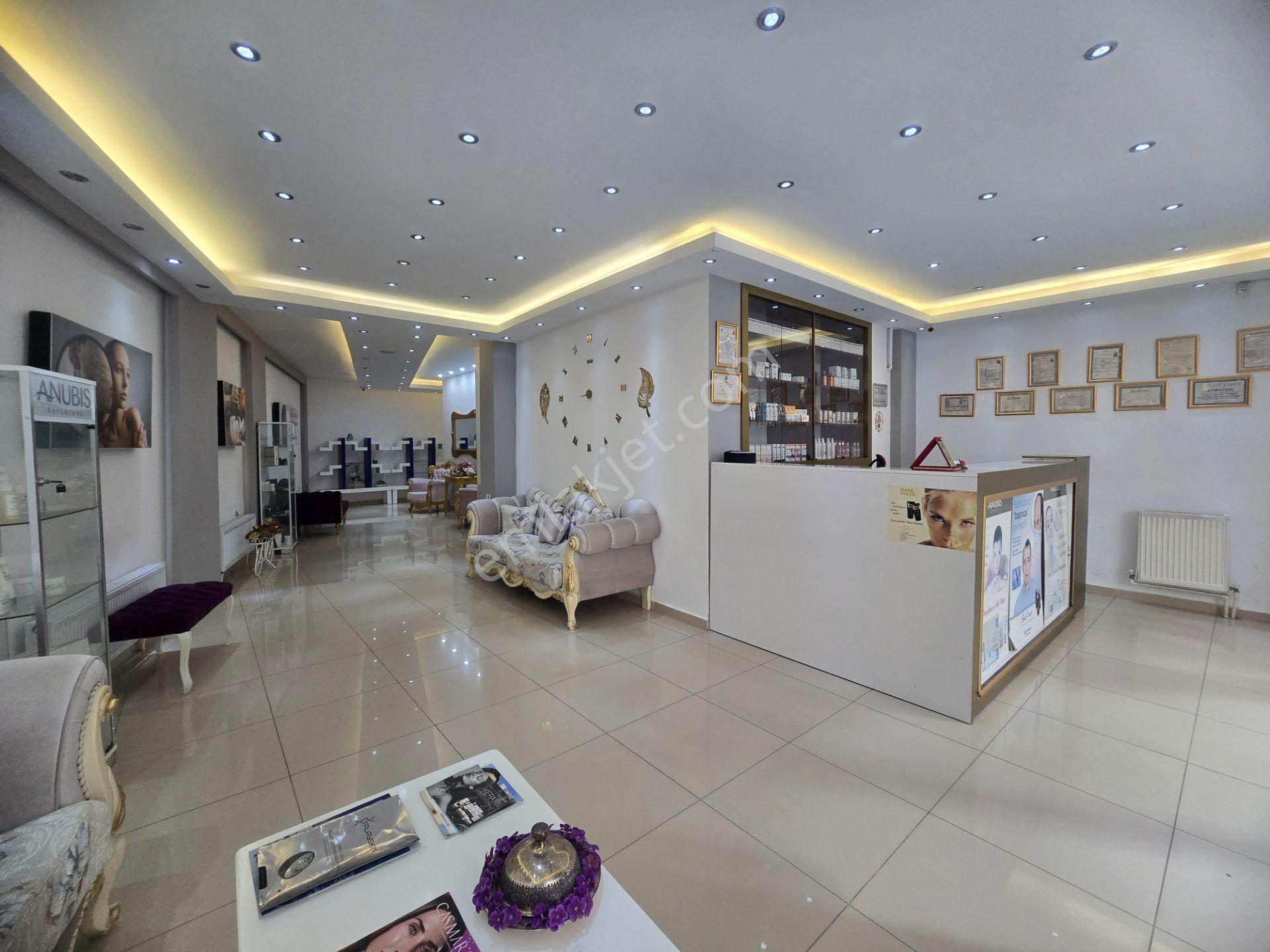 Biga Çarşı Merkezde Satılık 226 M² İş Yerı | Geniş Cepheli