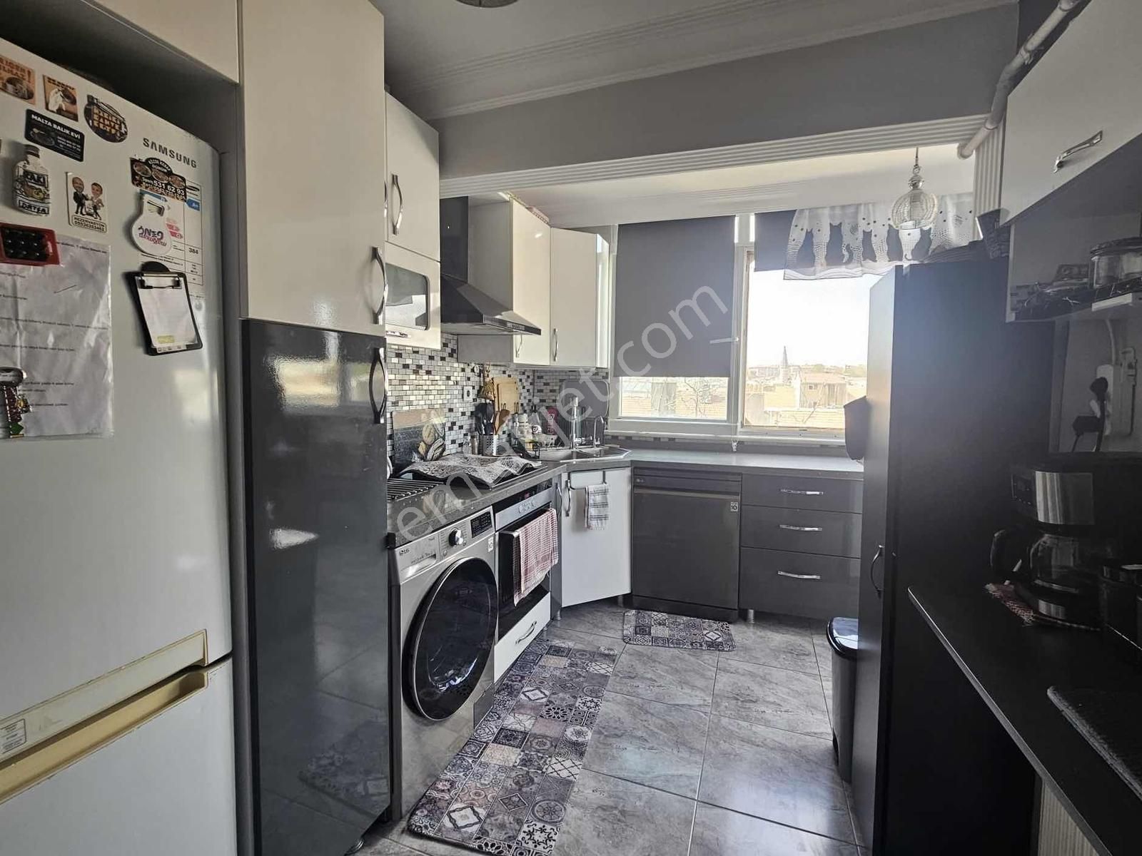 Fatih Akşemsettin Mahallesinde Full Tadilatlı 3+1satılık Daire - Görsel 5