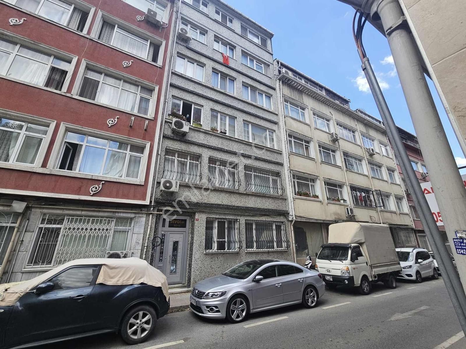 Fatih Akşemsettin Mahallesinde Full Tadilatlı 3+1satılık Daire - Görsel 17