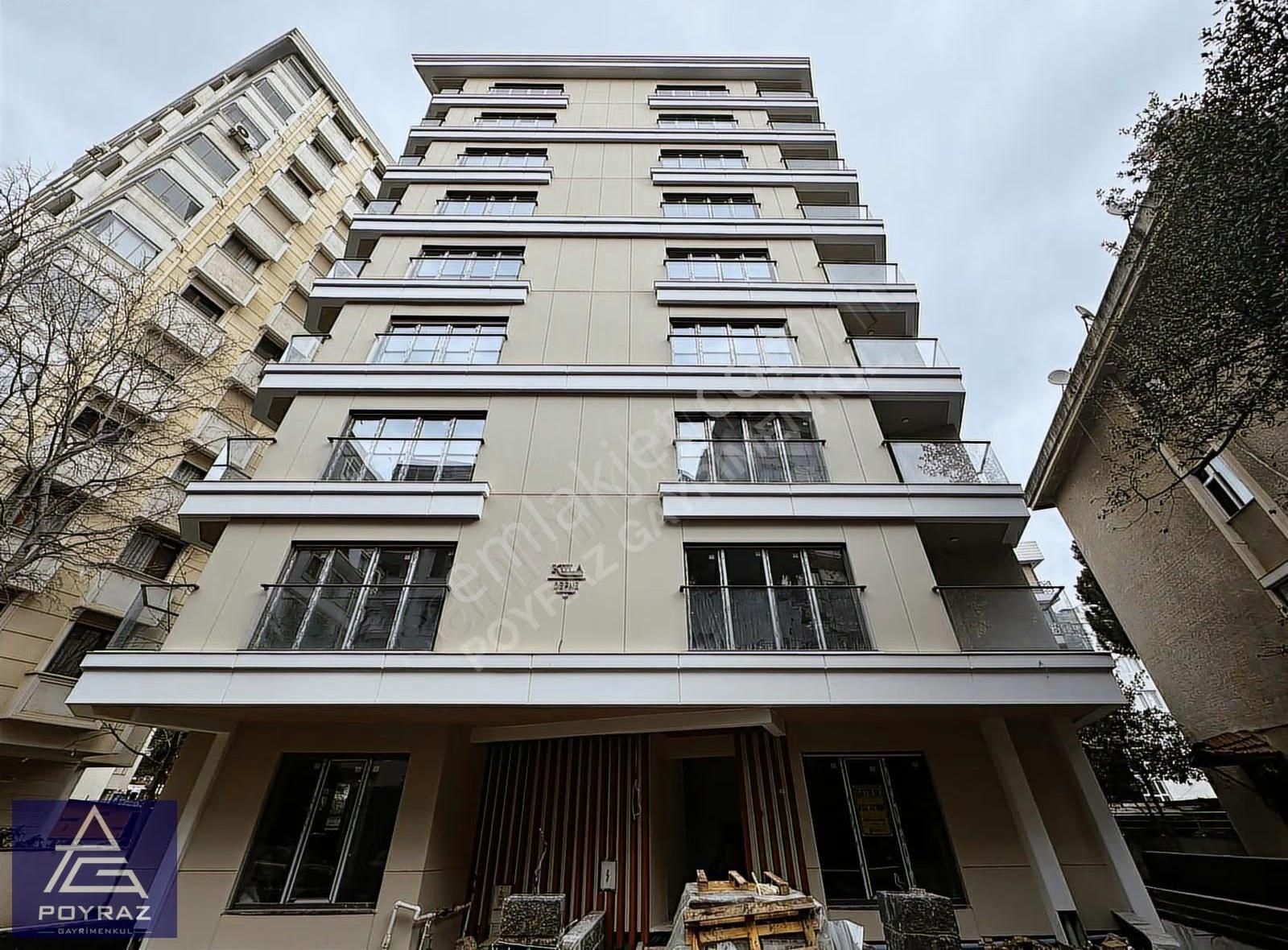 Poyraz'dan Caddebostan Sahilde Sıfır Binada Balkonlu 1+1 Satılık