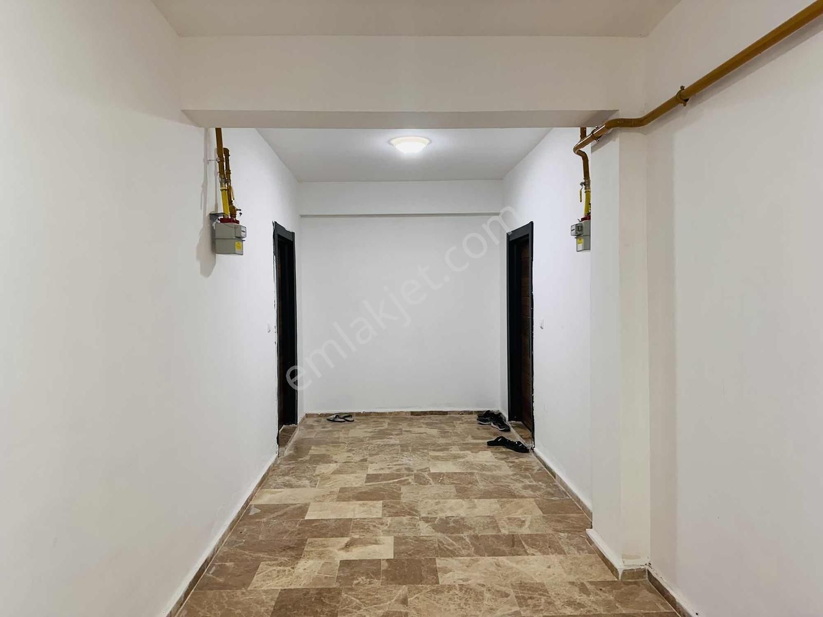 Akhisar Mah. 1+1 Otoparklı Arakat Satılık Daire Takasa Uygun - Görsel 4