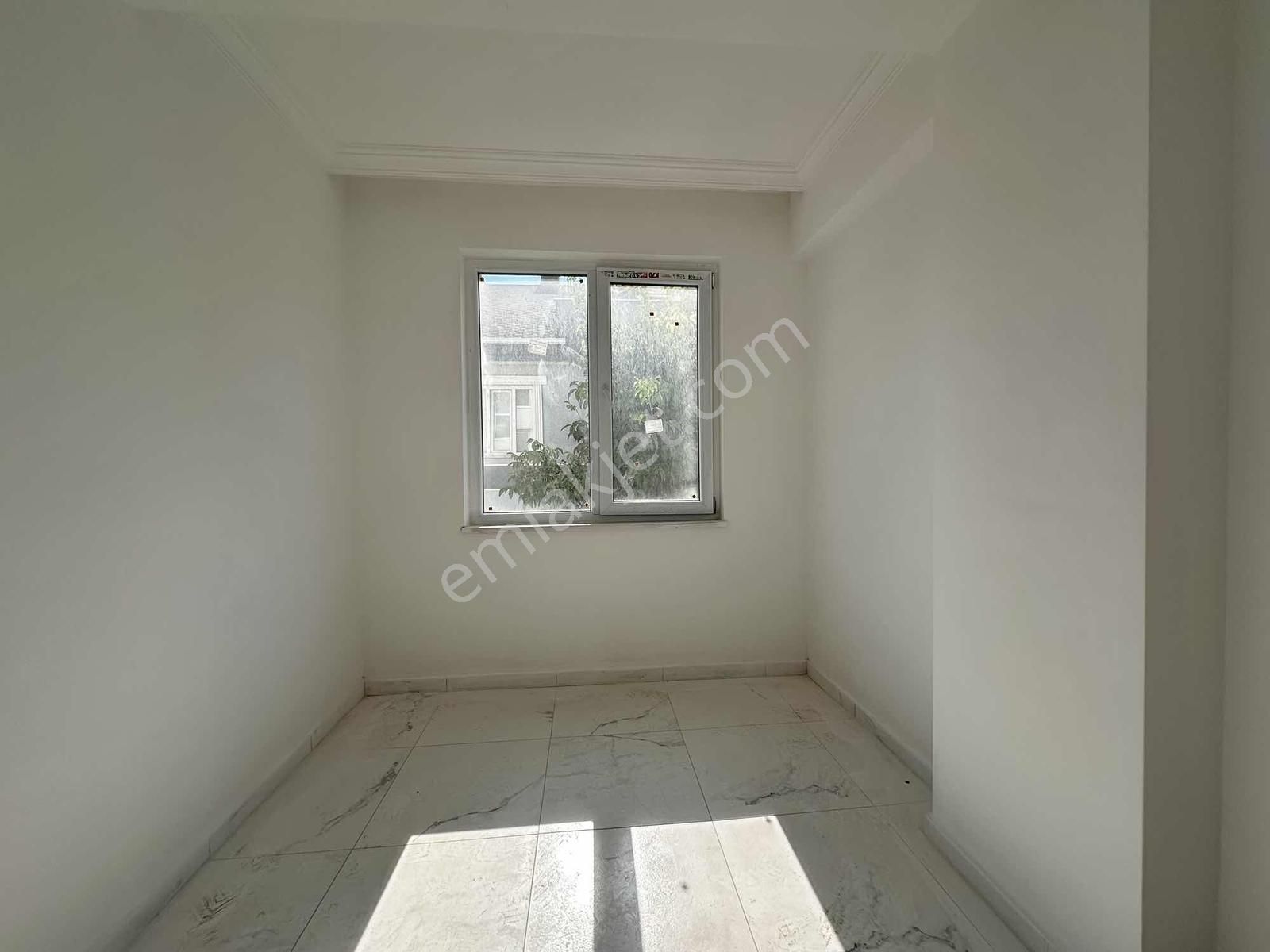 Akhisar Mah. 1+1 Otoparklı Arakat Satılık Daire Takasa Uygun - Görsel 3