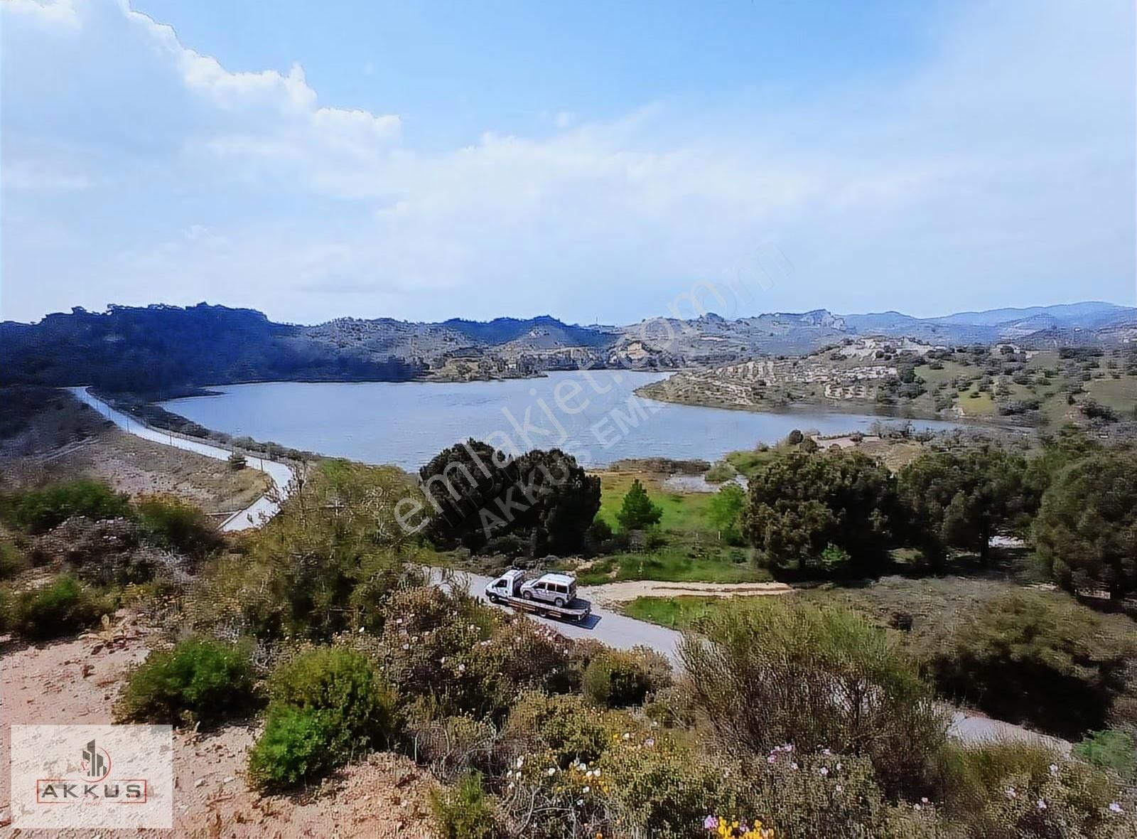 Akkuş Emlak'tan Baraj Manzaralı Zeytinlik