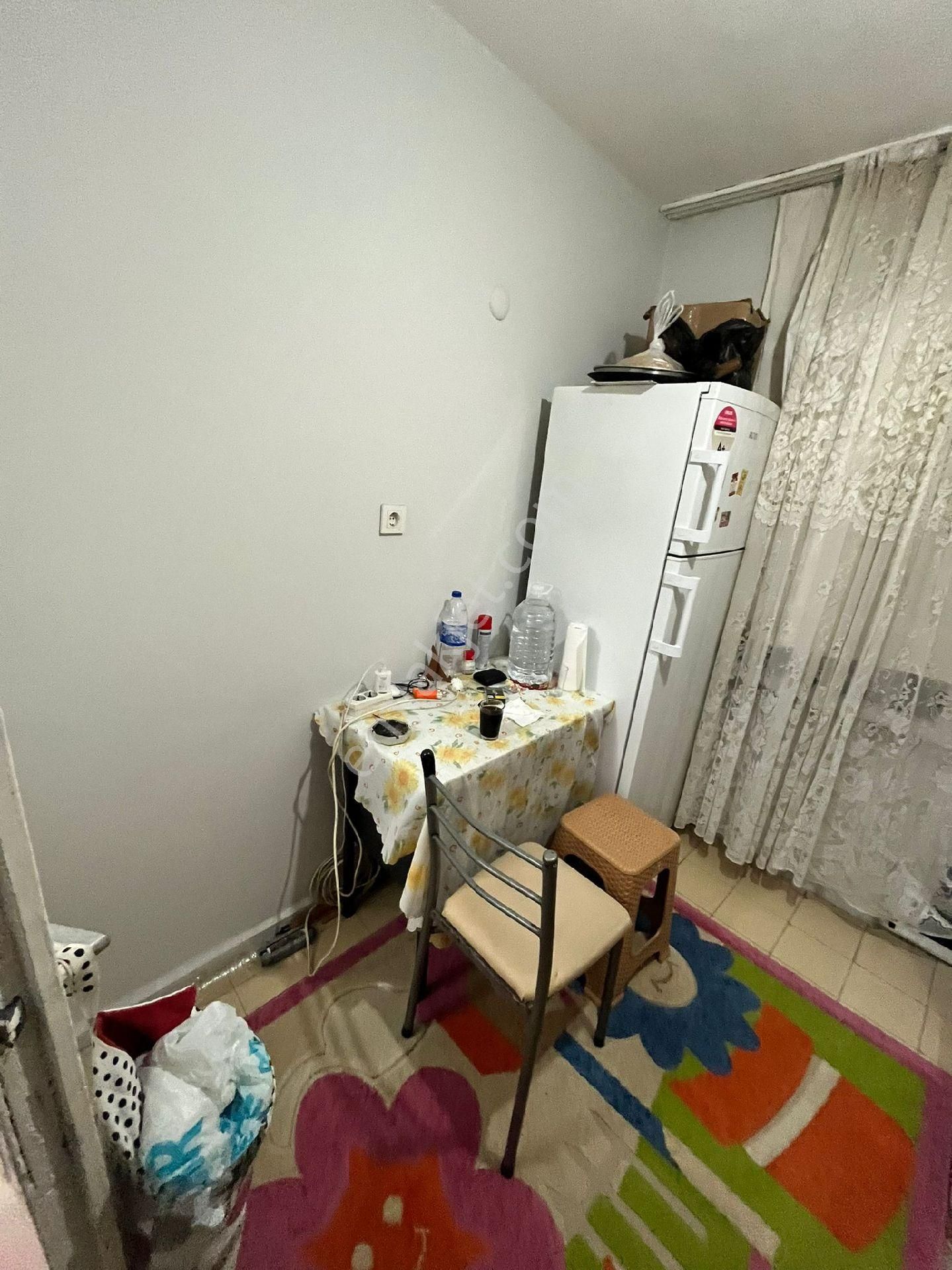 Silahtarağa Mahallesinde Satılık Ara Kat 2+1 90m2 - Görsel 3