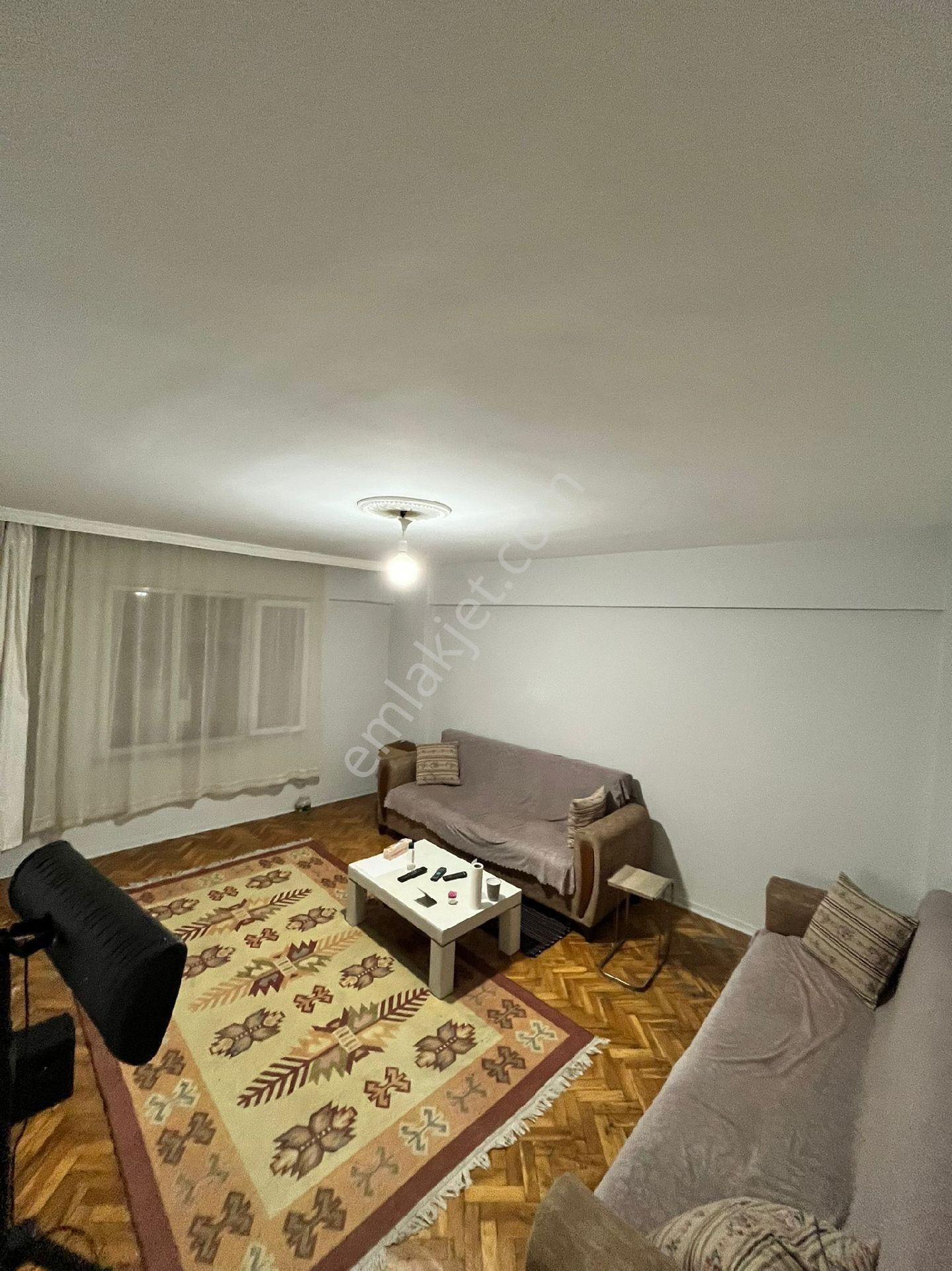 Silahtarağa Mahallesinde Satılık Ara Kat 2+1 90m2 - Görsel 2