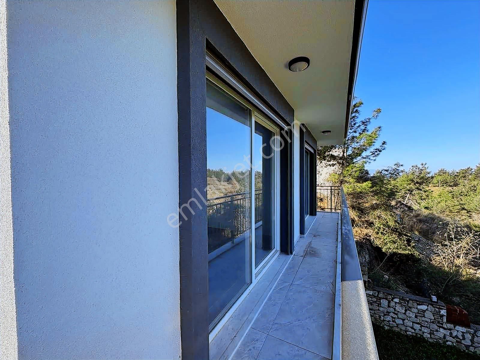 Müstakil Geniş Bahçeli 4+1 Sıfır Satılık Villa - Görsel 19