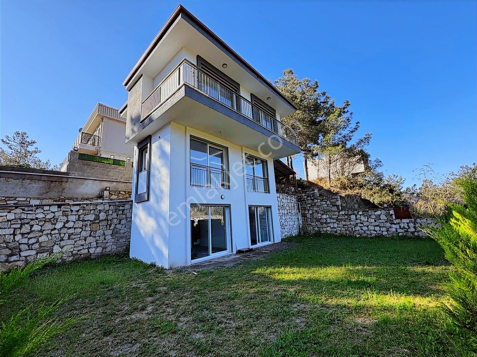 Müstakil Geniş Bahçeli 4+1 Sıfır Satılık Villa - Görsel 26