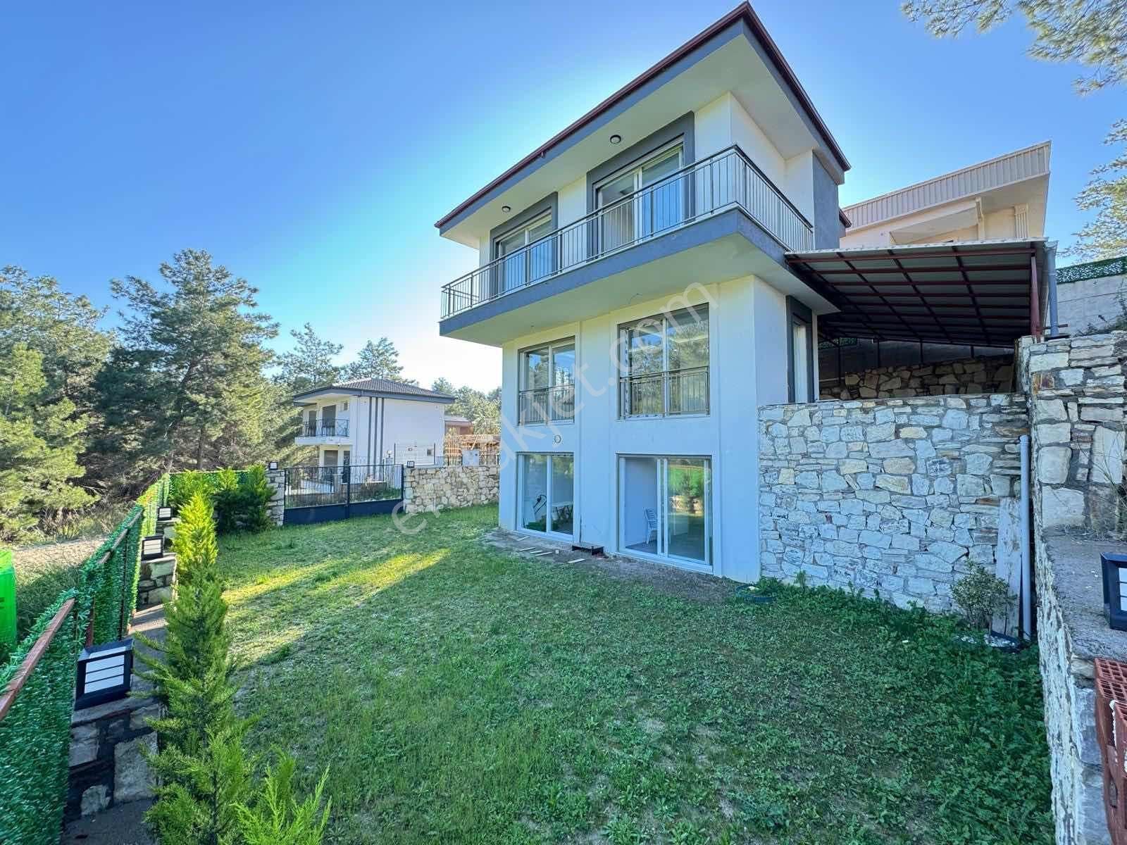 Müstakil Geniş Bahçeli 4+1 Sıfır Satılık Villa - Görsel 28