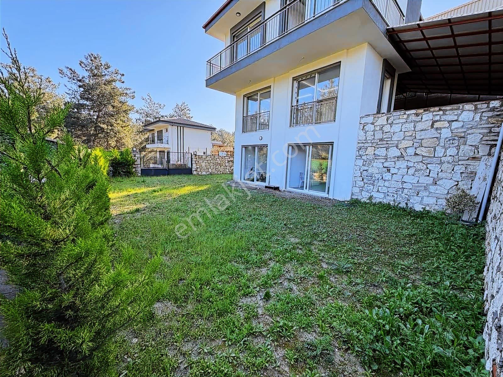Müstakil Geniş Bahçeli 4+1 Sıfır Satılık Villa - Görsel 24