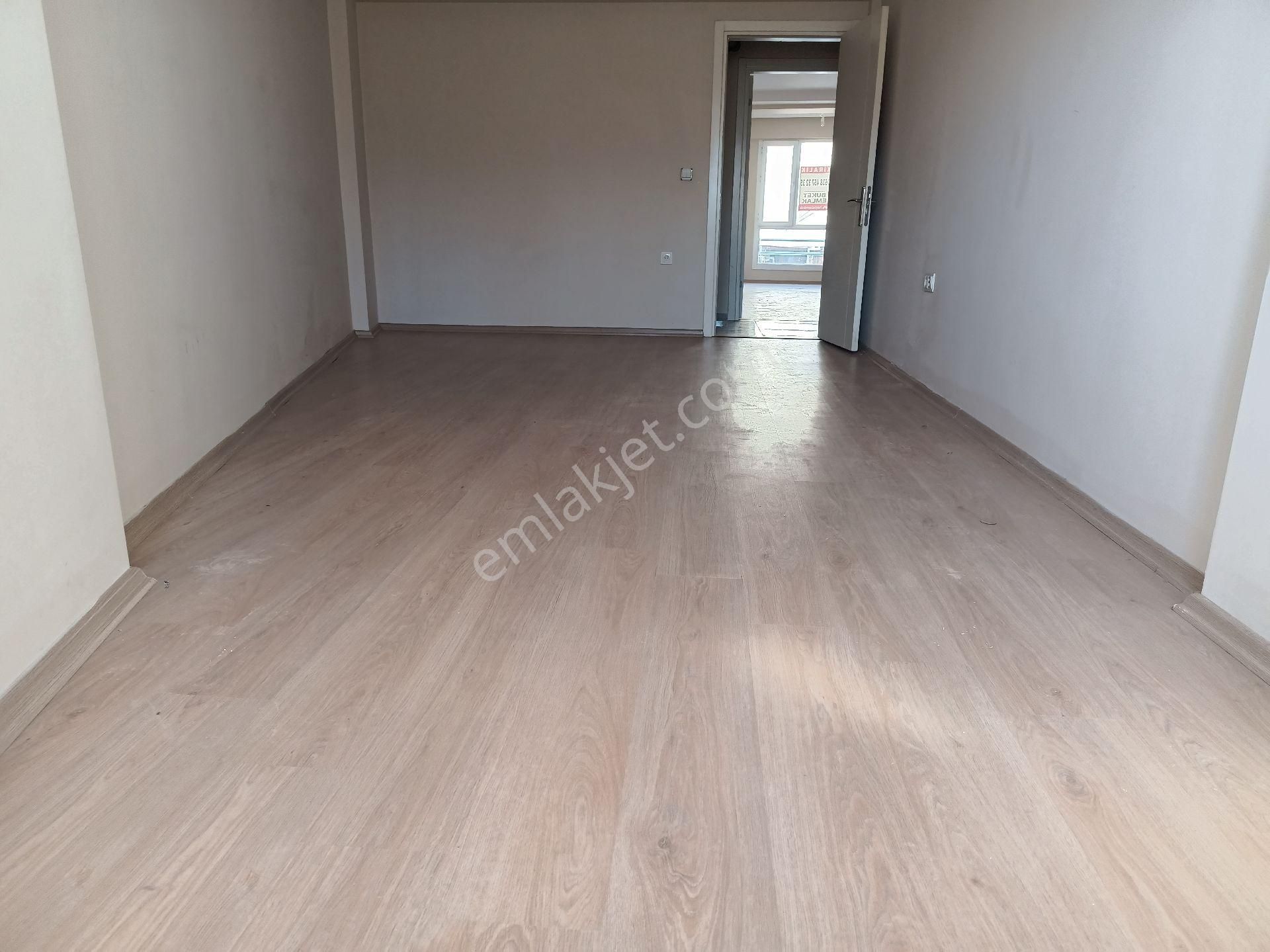 Buket Emlaktan Kiralık 2+1 Daire Ara Kat Doğalgazlı Asansörlü Ebeveyn Banyolu Kilerli - Görsel 6