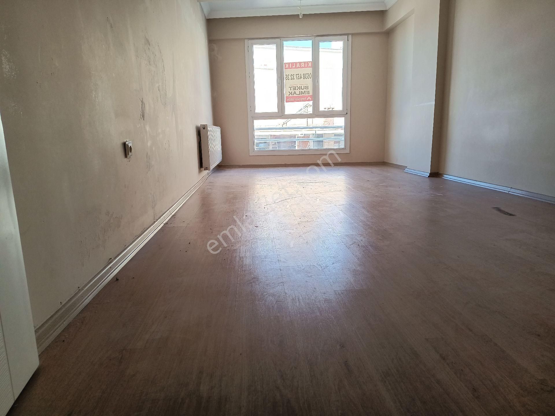 Buket Emlaktan Kiralık 2+1 Daire Ara Kat Doğalgazlı Asansörlü Ebeveyn Banyolu Kilerli - Görsel 13