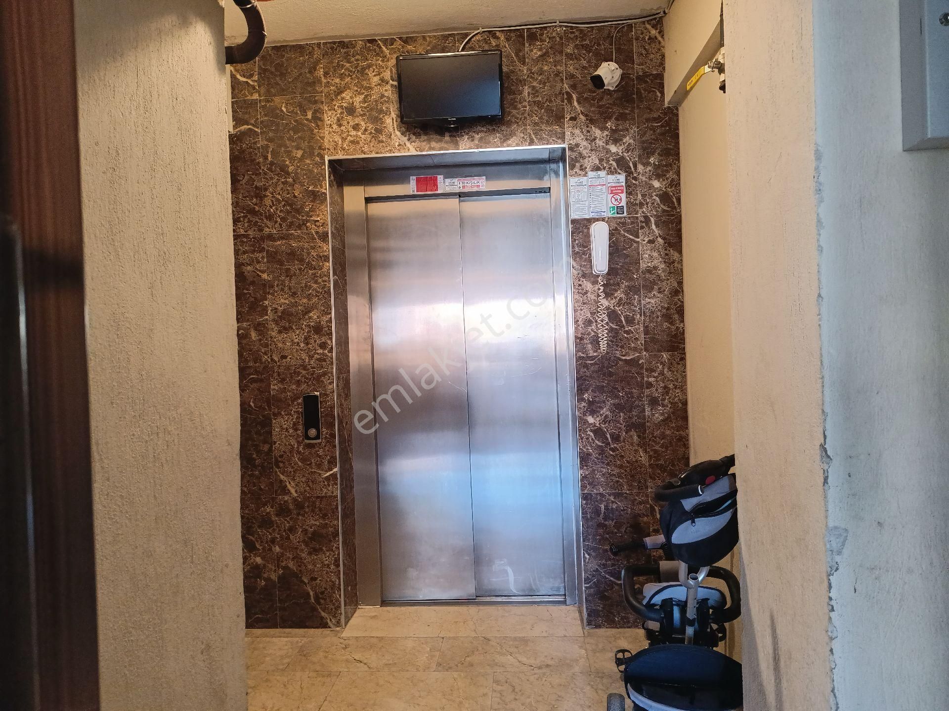 Buket Emlaktan Kiralık 2+1 Daire Ara Kat Doğalgazlı Asansörlü Ebeveyn Banyolu Kilerli - Görsel 3