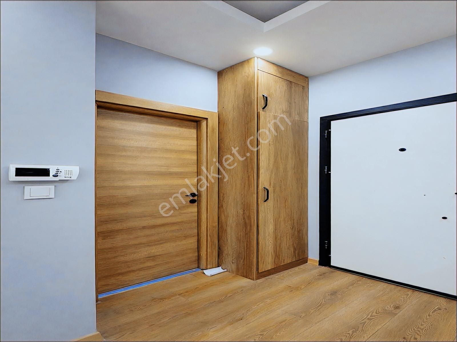 Siteler Bölgesinde N.hikmet Bul 4 Yıllık Site İçi Balkonlu Daire - Görsel 13