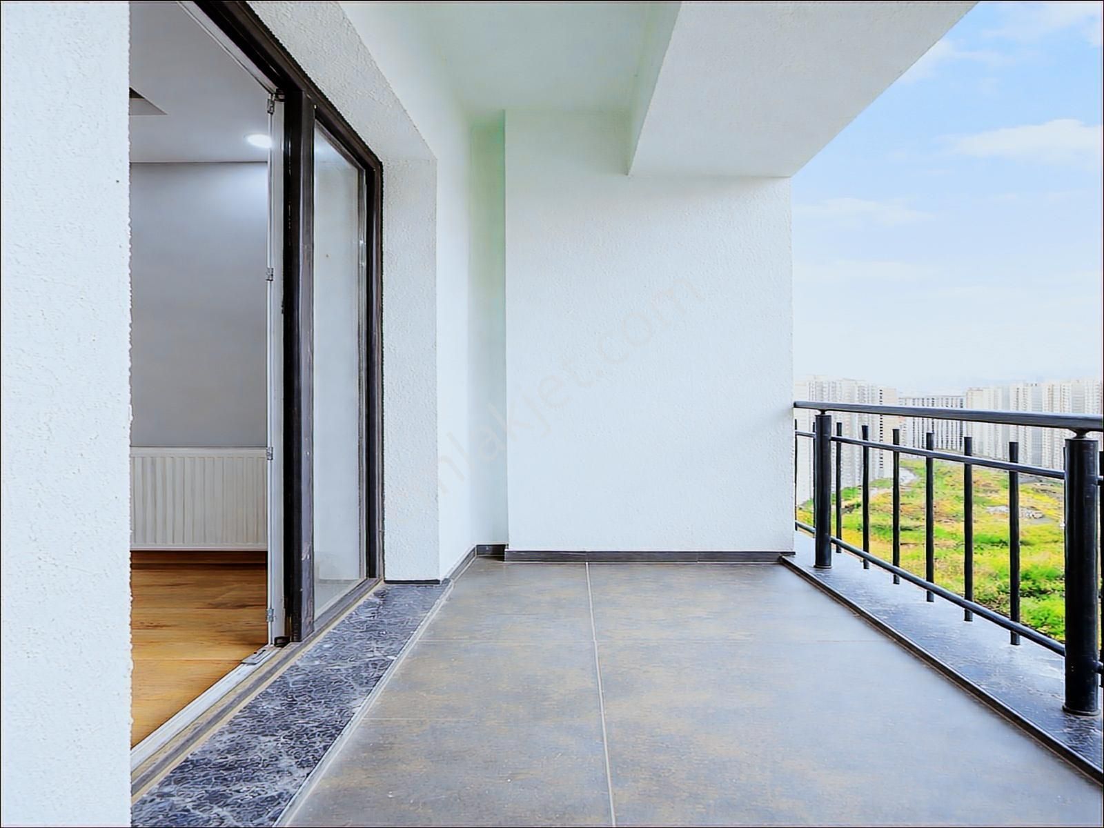 Siteler Bölgesinde N.hikmet Bul 4 Yıllık Site İçi Balkonlu Daire - Görsel 8